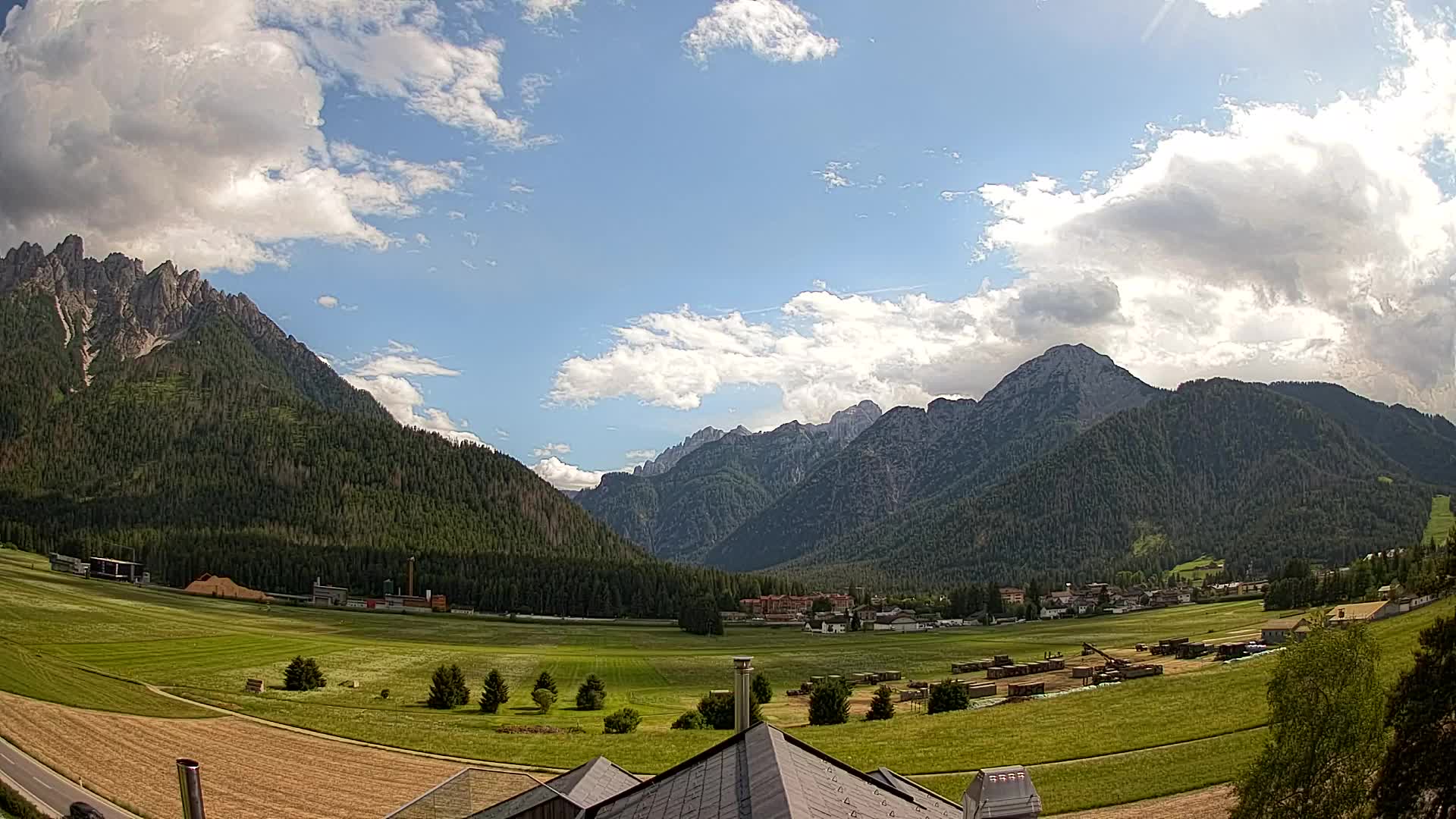 Webcam Toblach Dolomites – View from Hotel Rosengarten