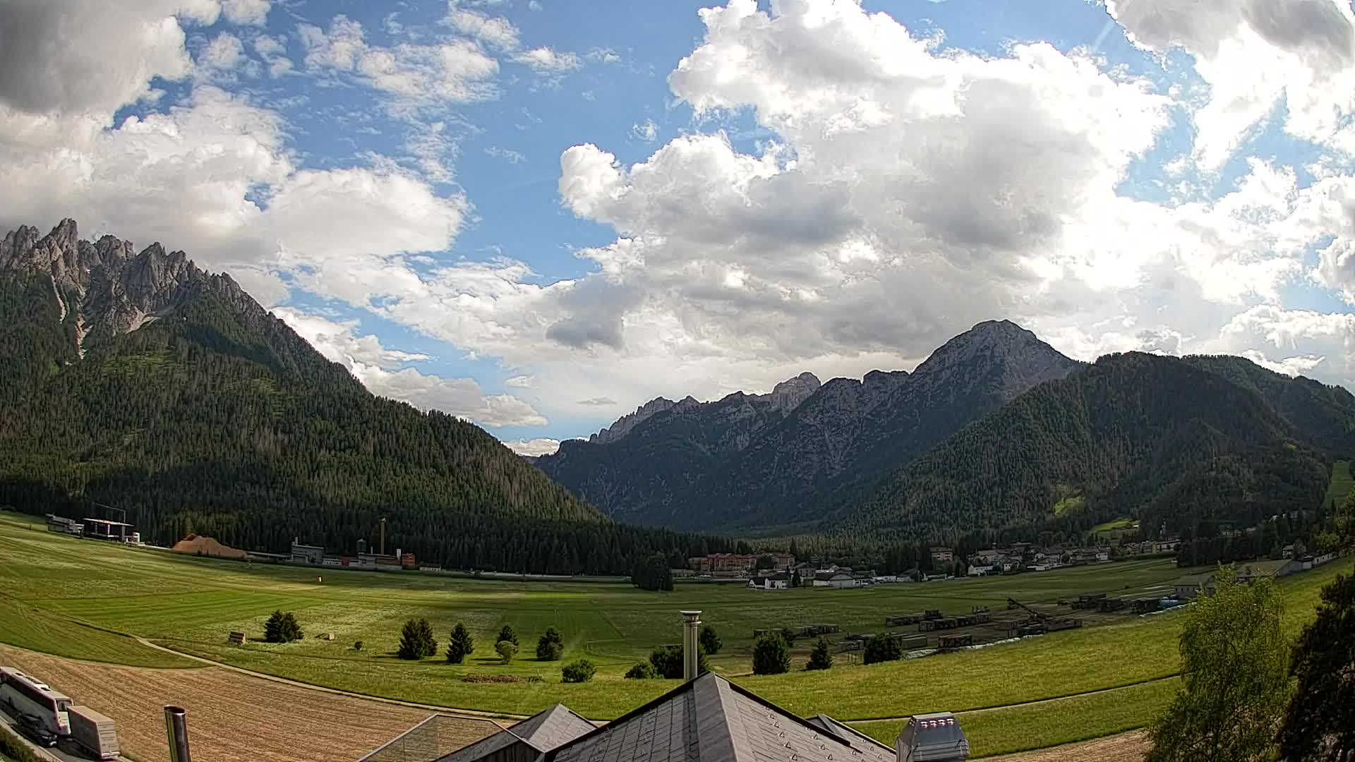 Webcam Toblach Dolomites – View from Hotel Rosengarten