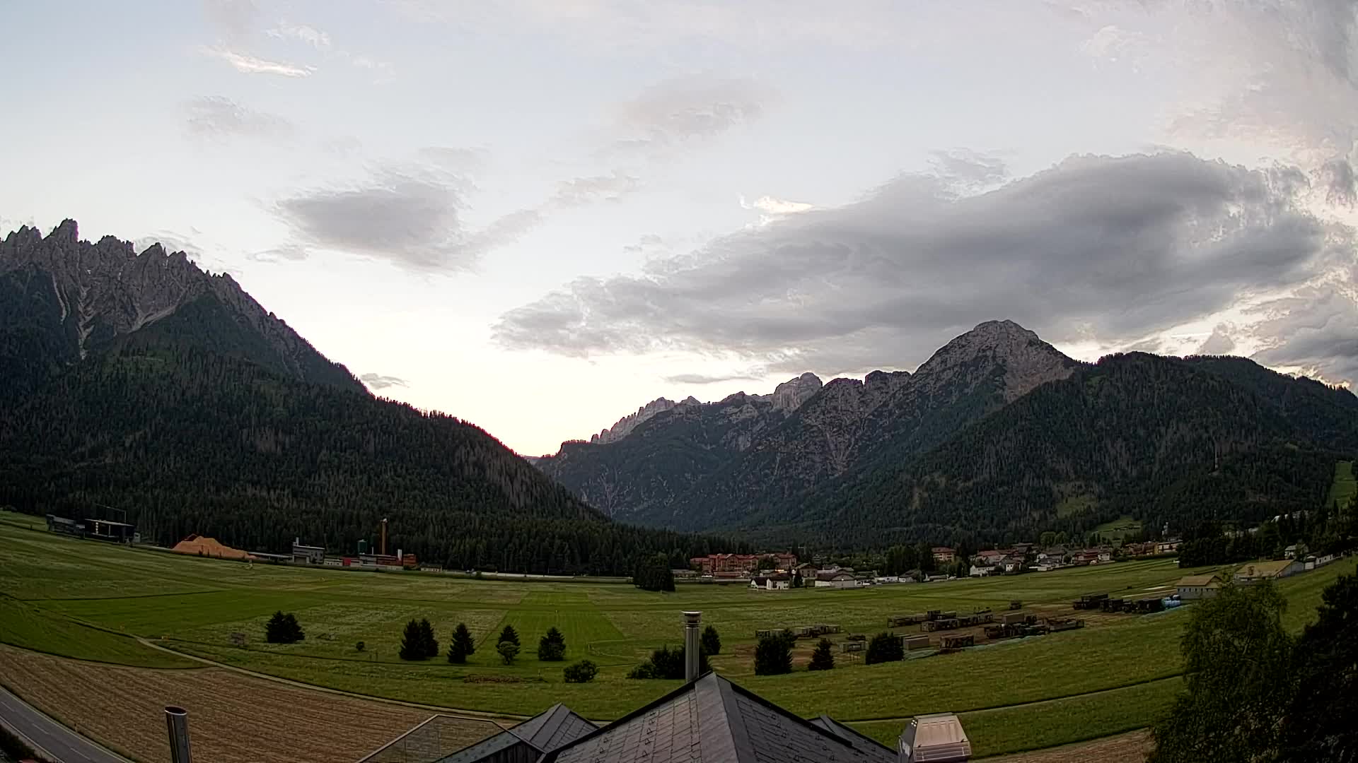 Webcam Toblach Dolomites – View from Hotel Rosengarten
