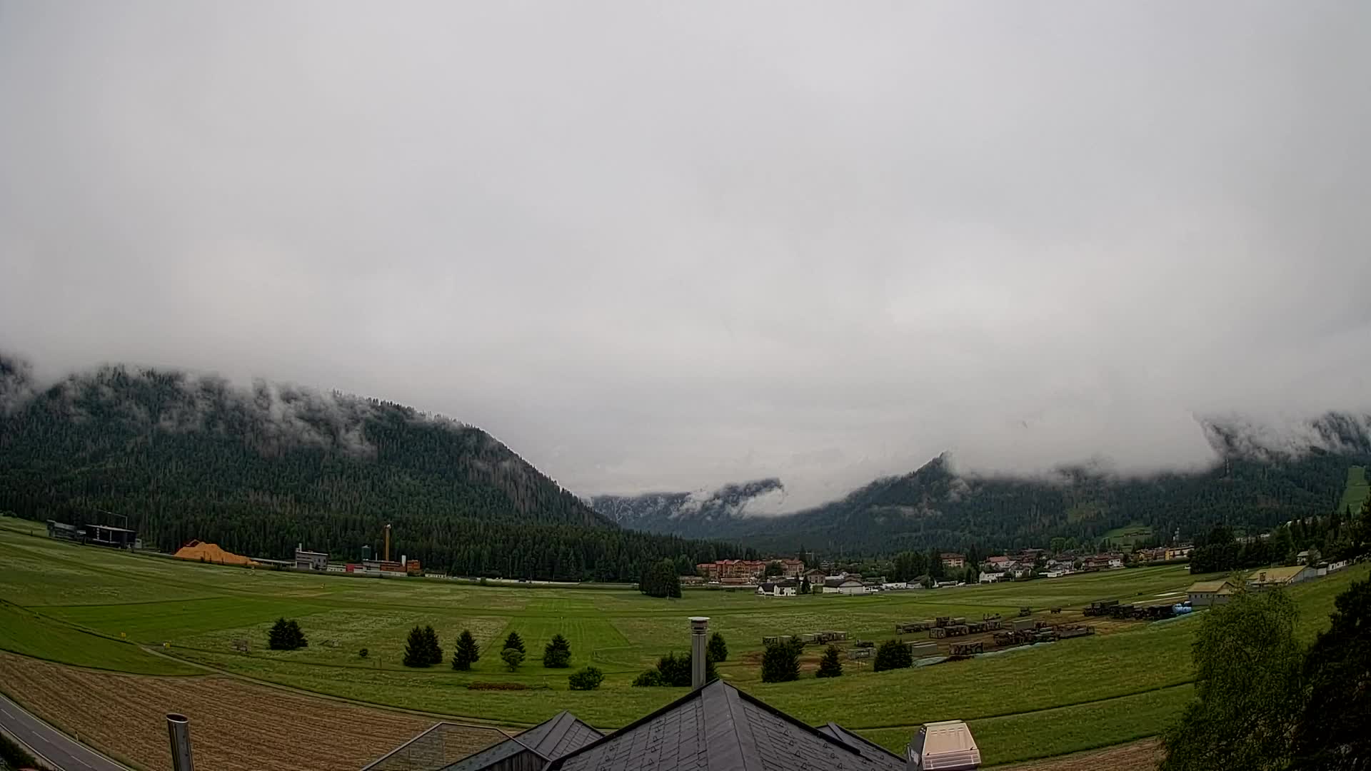 Web kamera Toblach Dolomiti – Pogled s Hotela Rosengarten