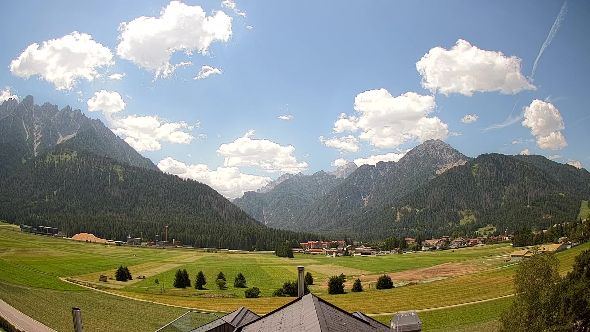 Spletna kamera Toblach Dolomiti – Pogled iz hotela Rosengarten