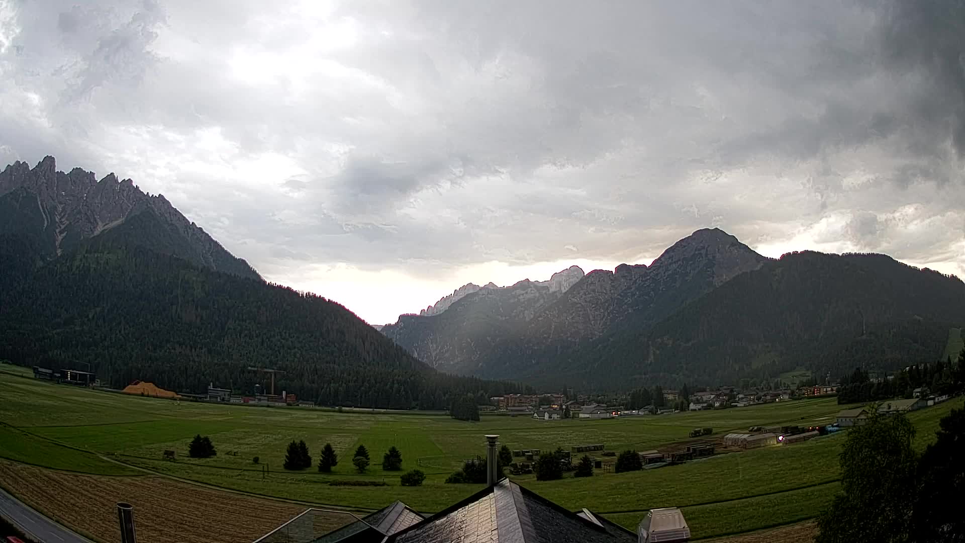 Webcam Toblach Dolomites – View from Hotel Rosengarten