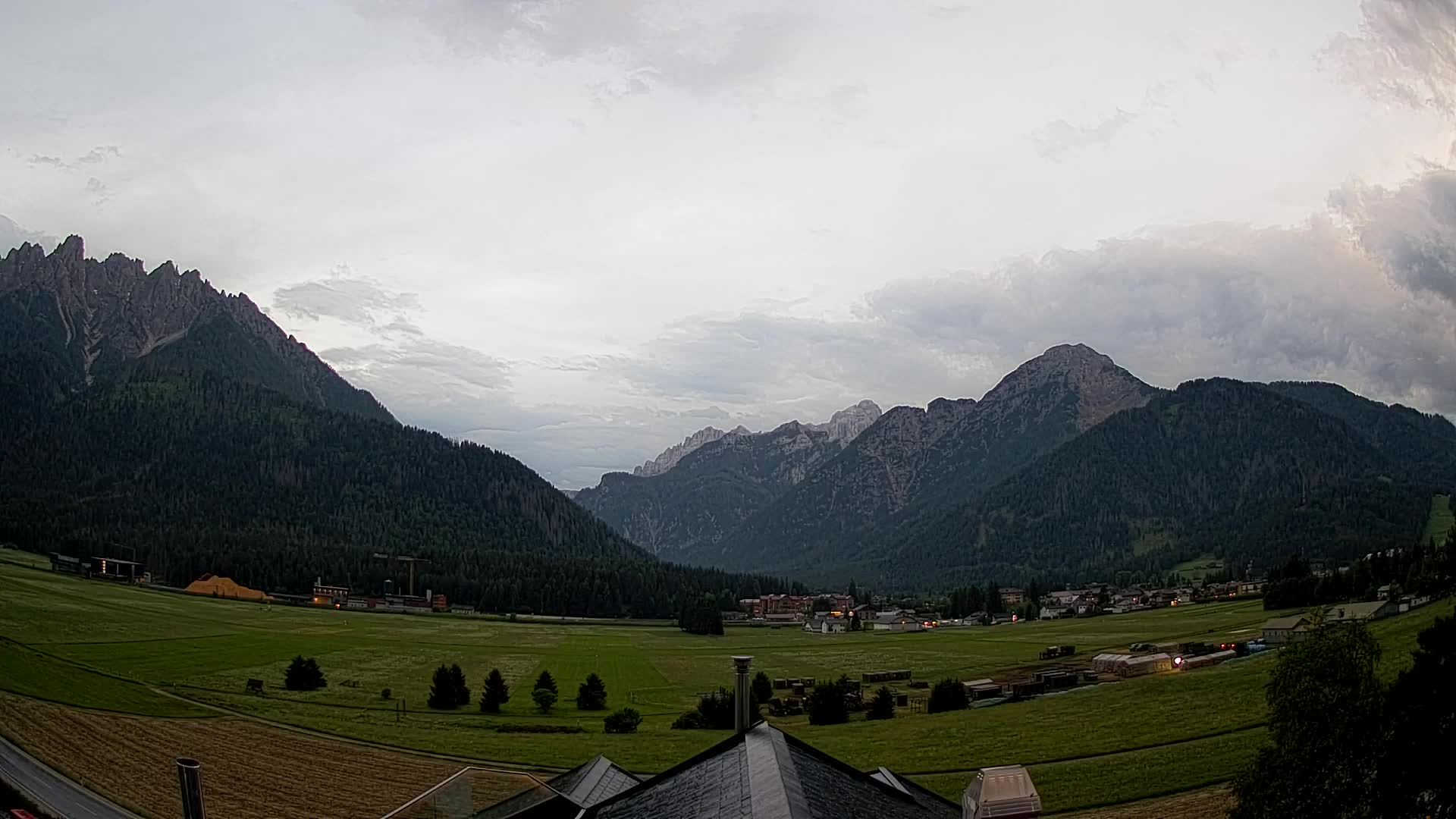 Webcam Toblach Dolomites – View from Hotel Rosengarten