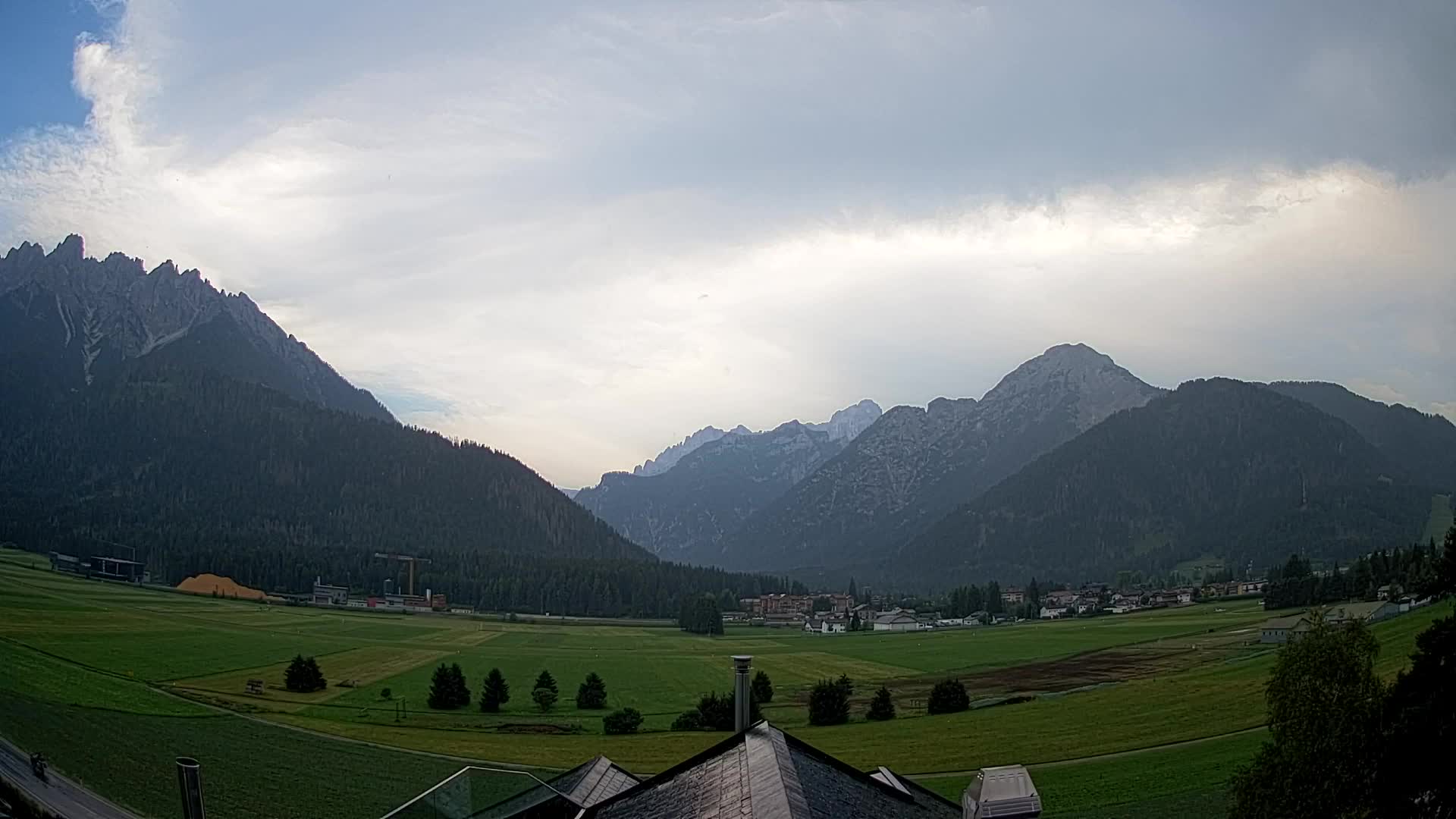 Webcam Toblach Dolomites – View from Hotel Rosengarten