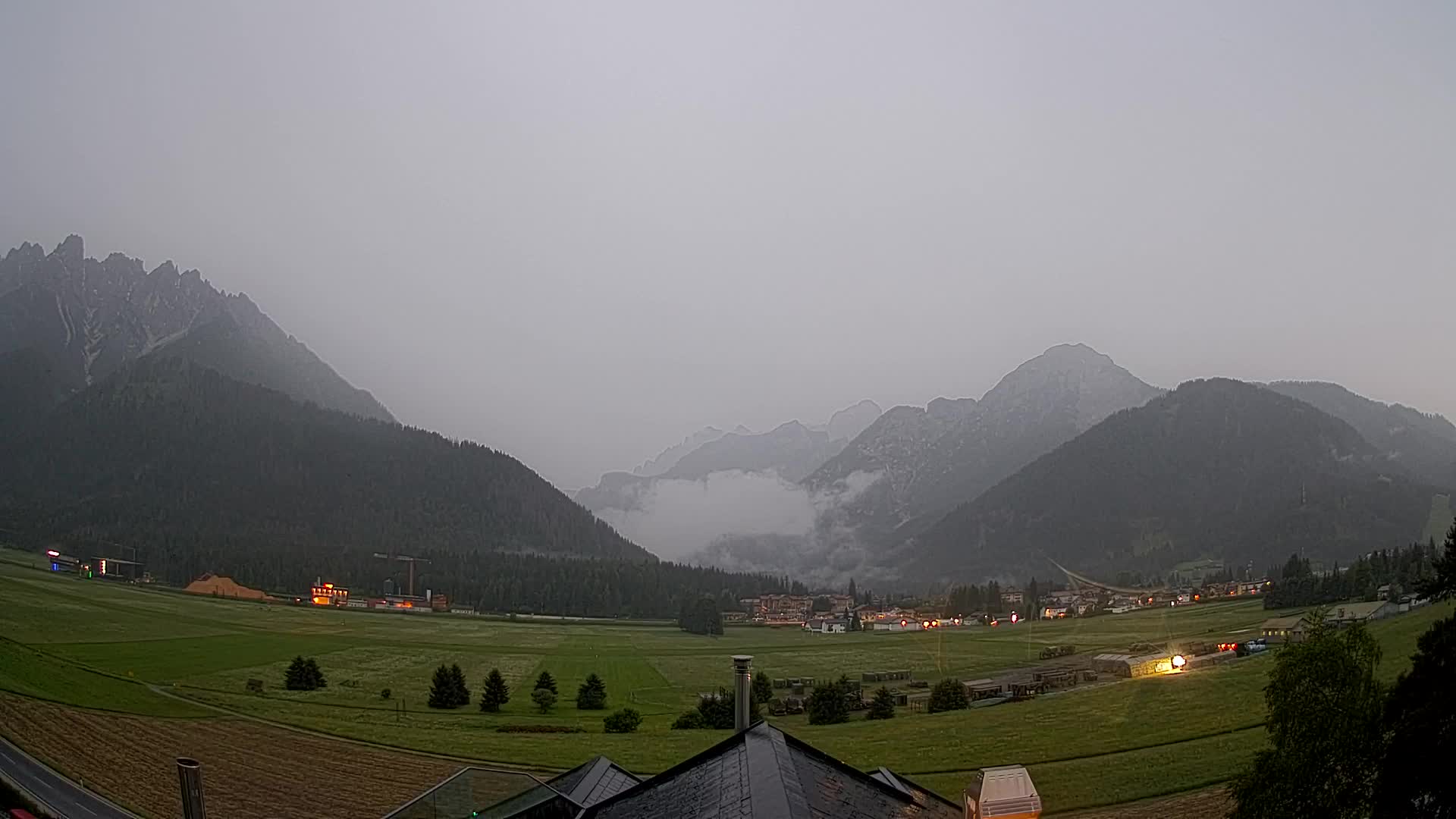 Spletna kamera Toblach Dolomiti – Pogled iz hotela Rosengarten
