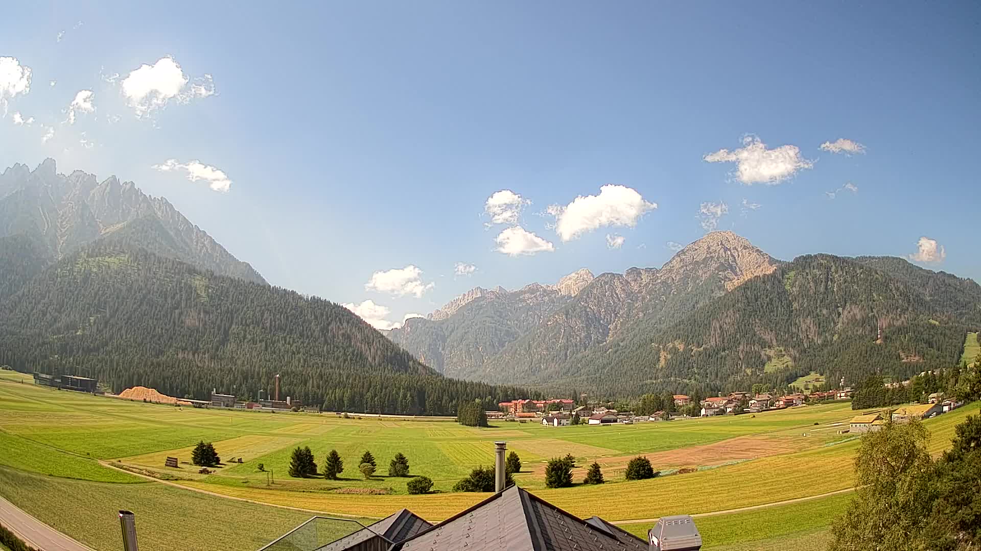 Web kamera Toblach Dolomiti – Pogled s Hotela Rosengarten