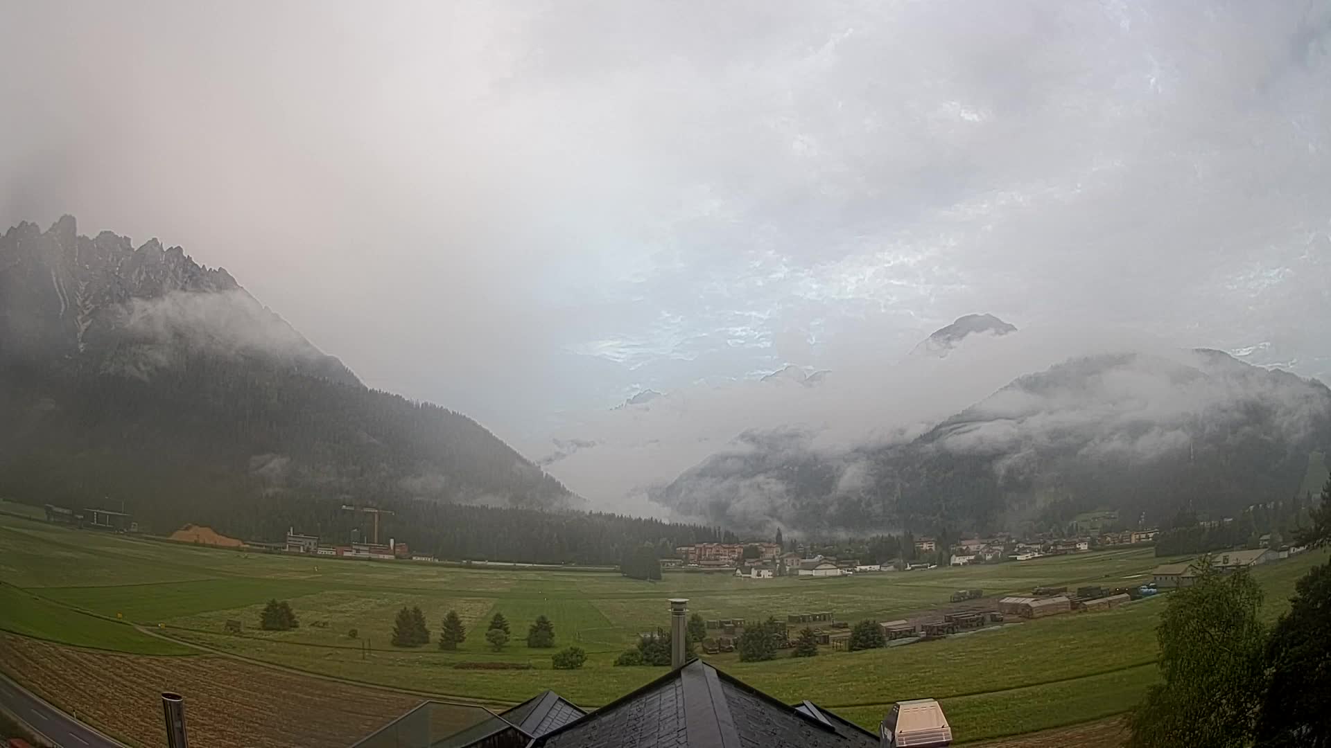 Web kamera Toblach Dolomiti – Pogled s Hotela Rosengarten