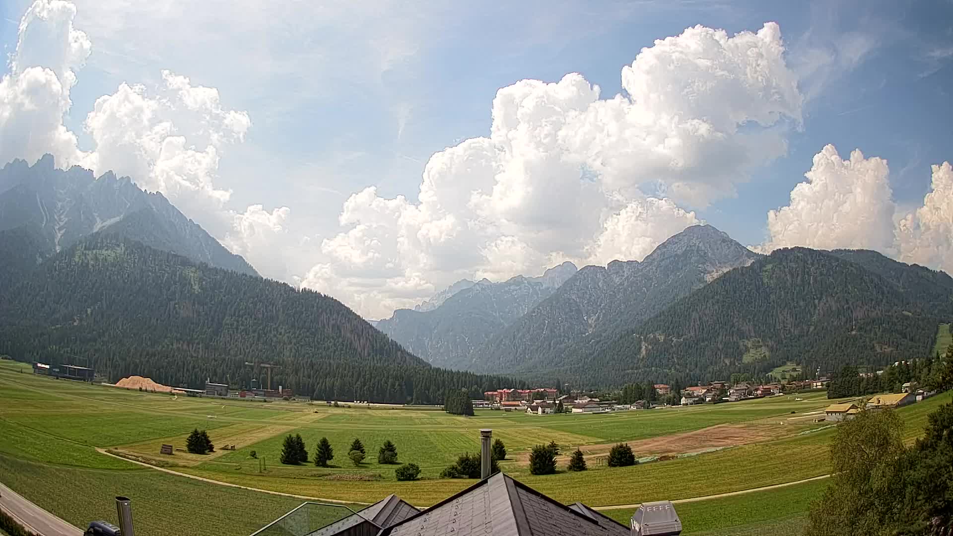 Webcam Toblach Dolomites – View from Hotel Rosengarten