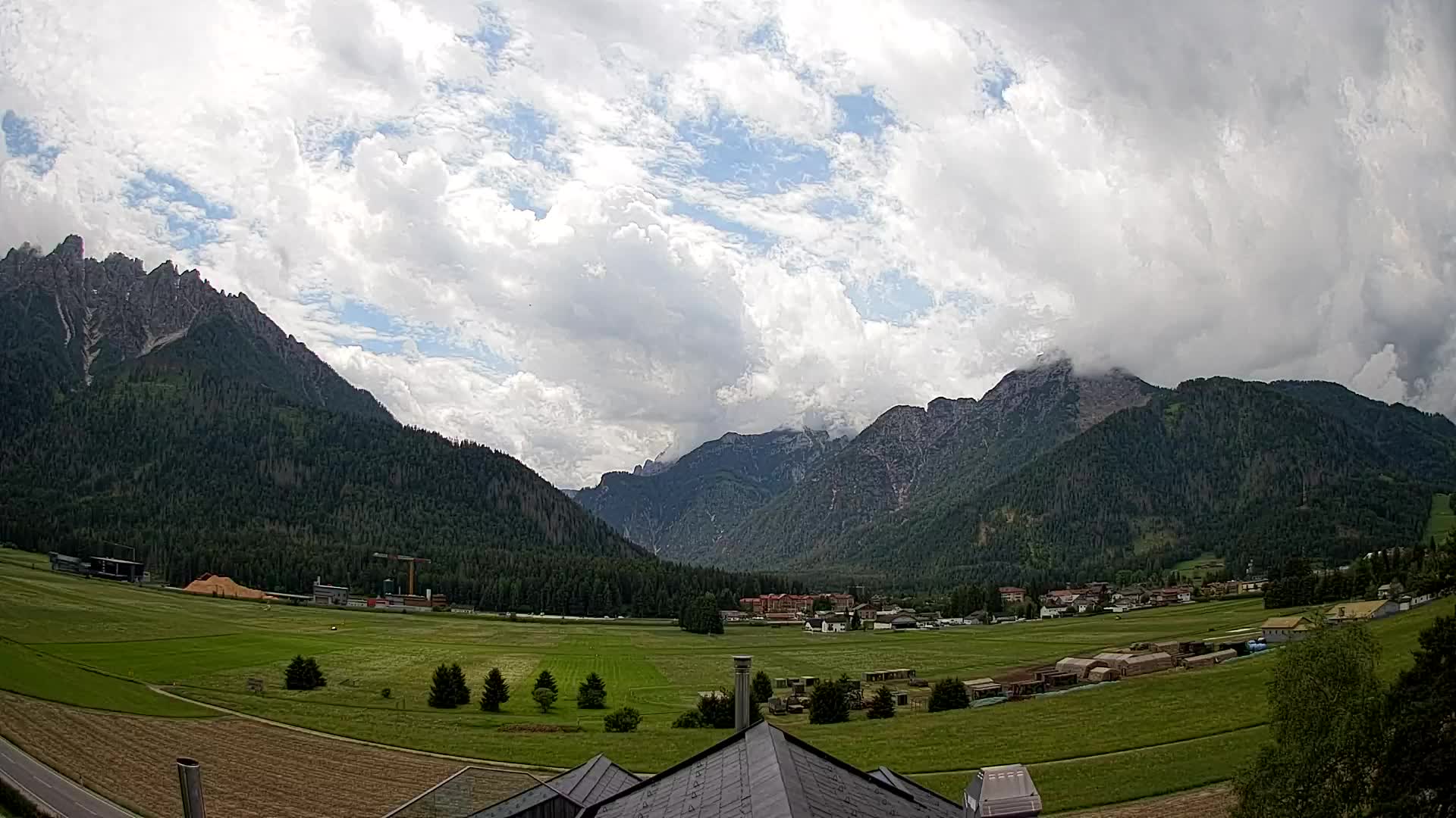 Web kamera Toblach Dolomiti – Pogled s Hotela Rosengarten