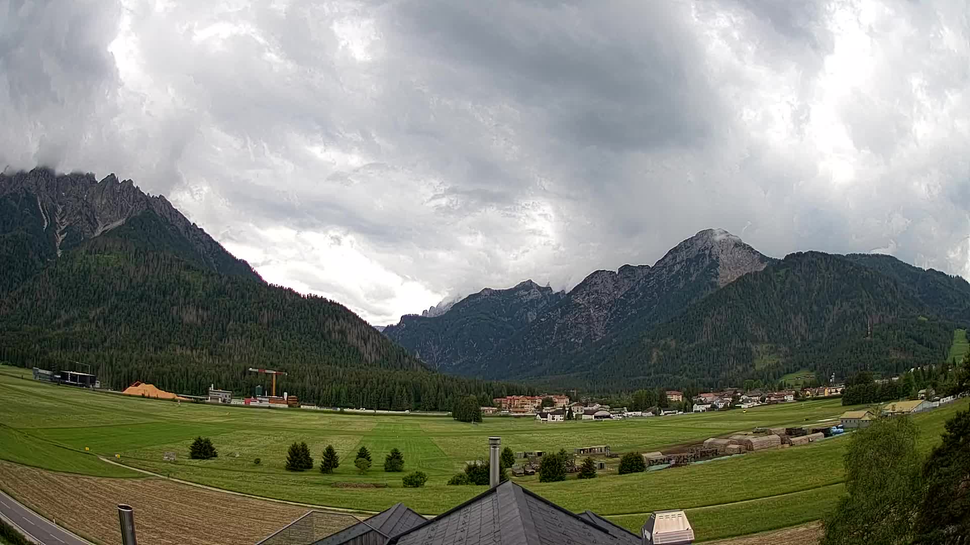 Spletna kamera Toblach Dolomiti – Pogled iz hotela Rosengarten