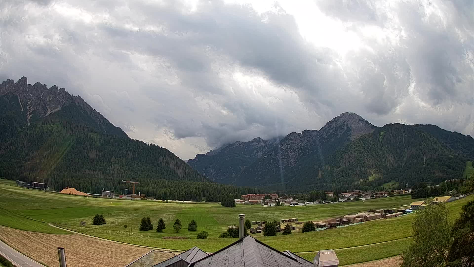 Web kamera Toblach Dolomiti – Pogled s Hotela Rosengarten