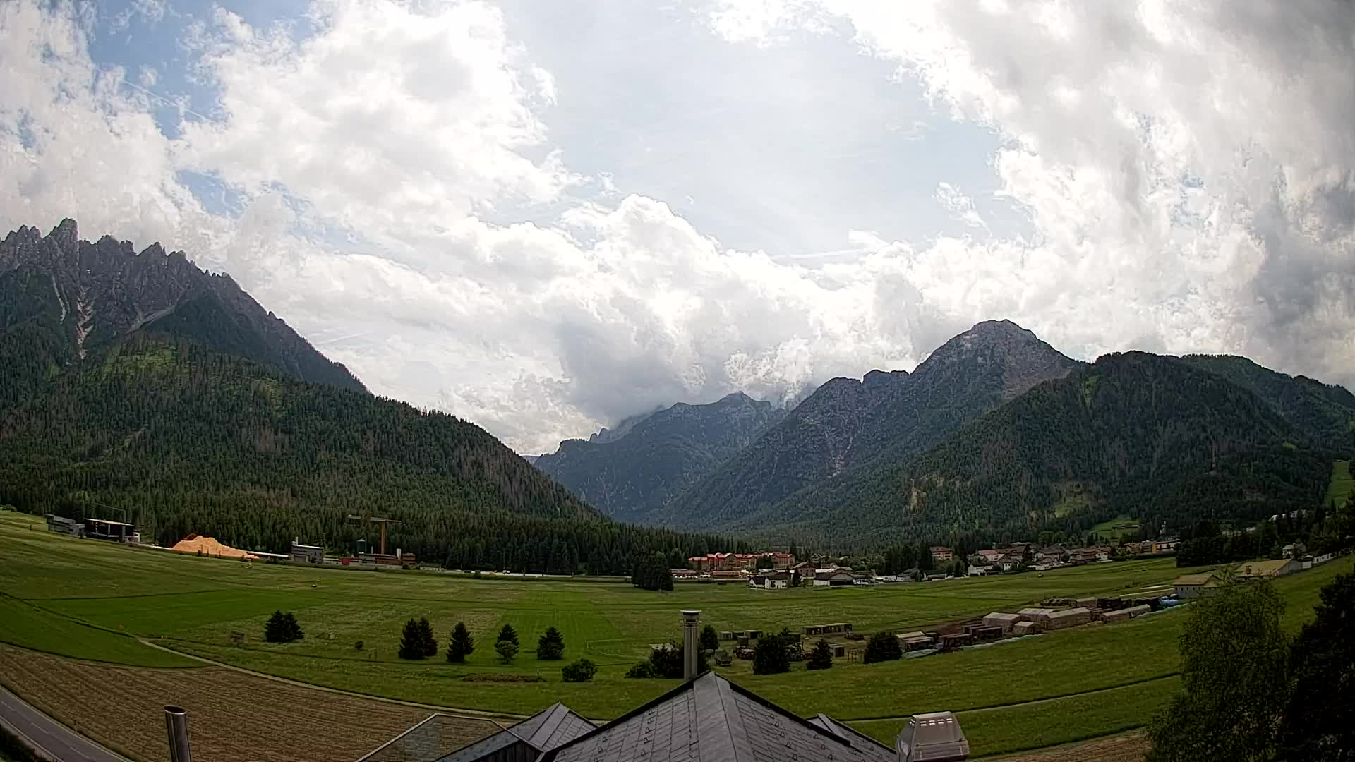 Web kamera Toblach Dolomiti – Pogled s Hotela Rosengarten