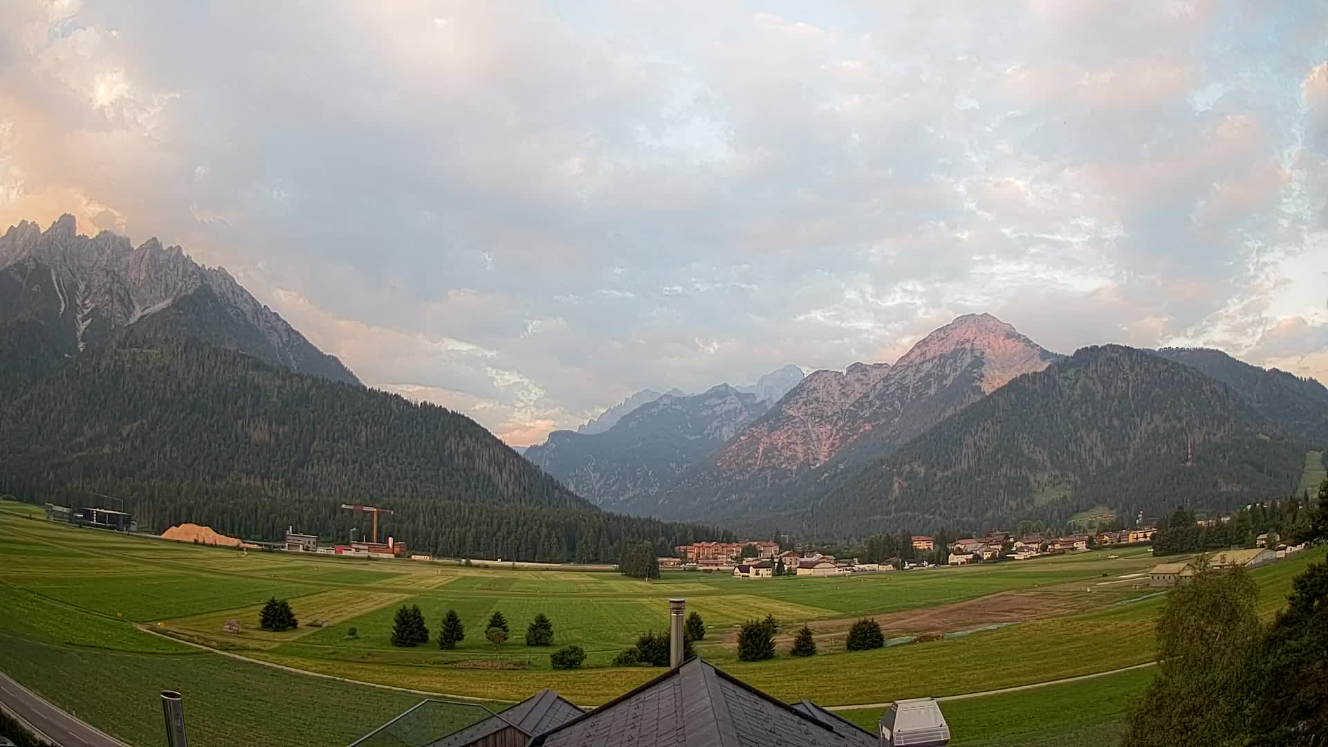 Spletna kamera Toblach Dolomiti – Pogled iz hotela Rosengarten