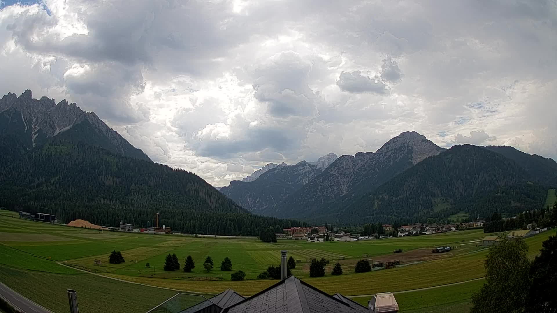 Webcam Toblach Dolomites – View from Hotel Rosengarten