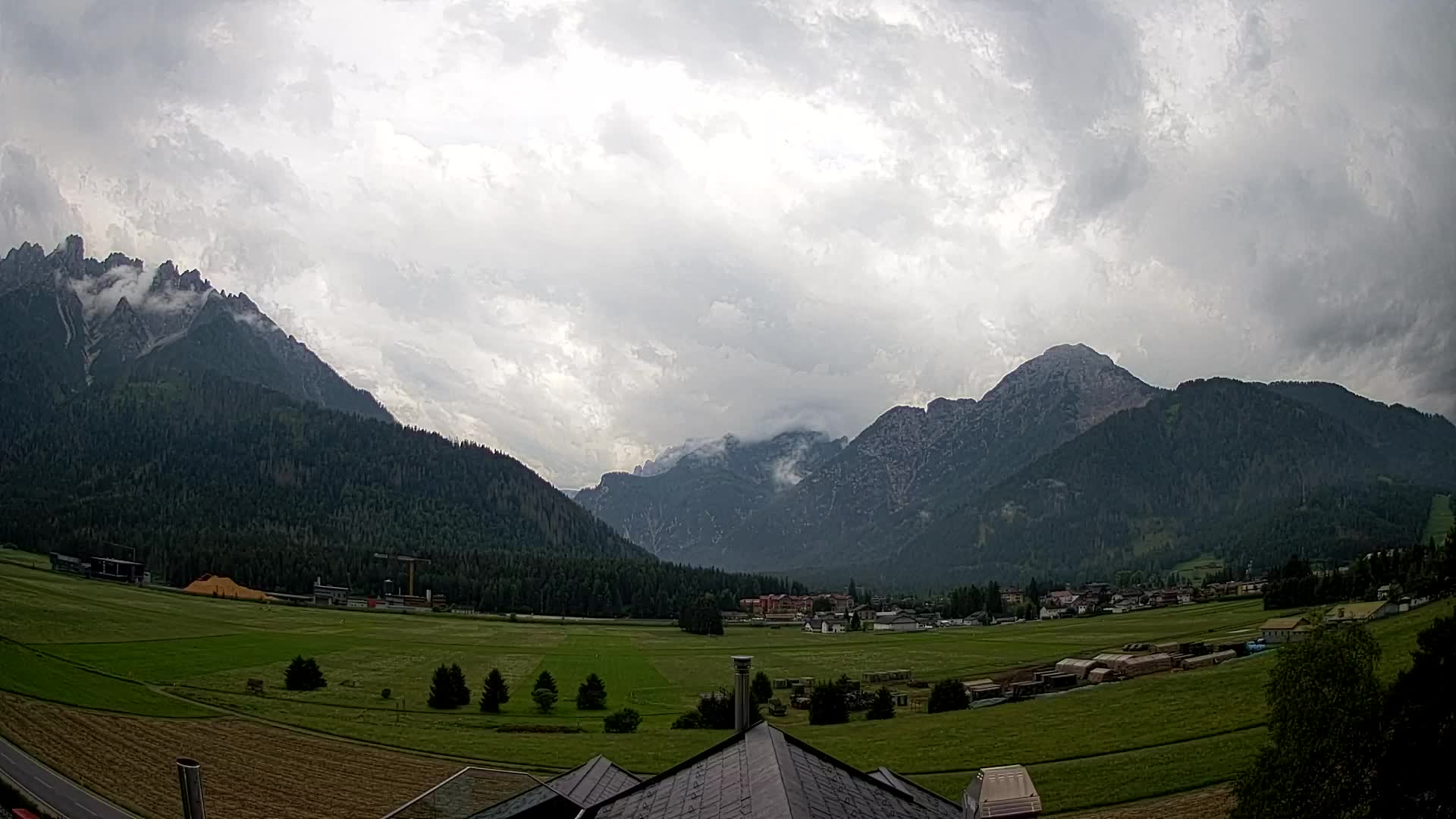 Webcam Toblach Dolomites – View from Hotel Rosengarten