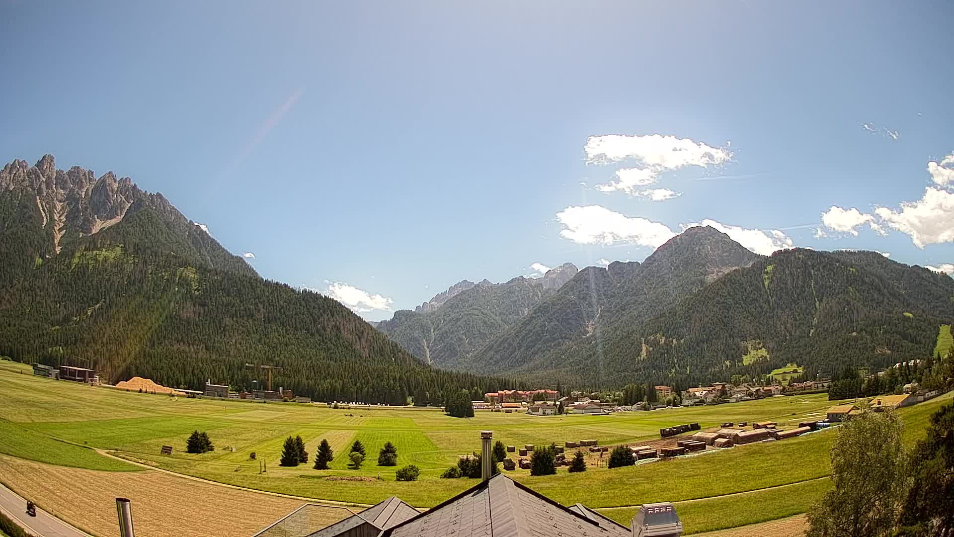 Webcam Toblach Dolomites – View from Hotel Rosengarten