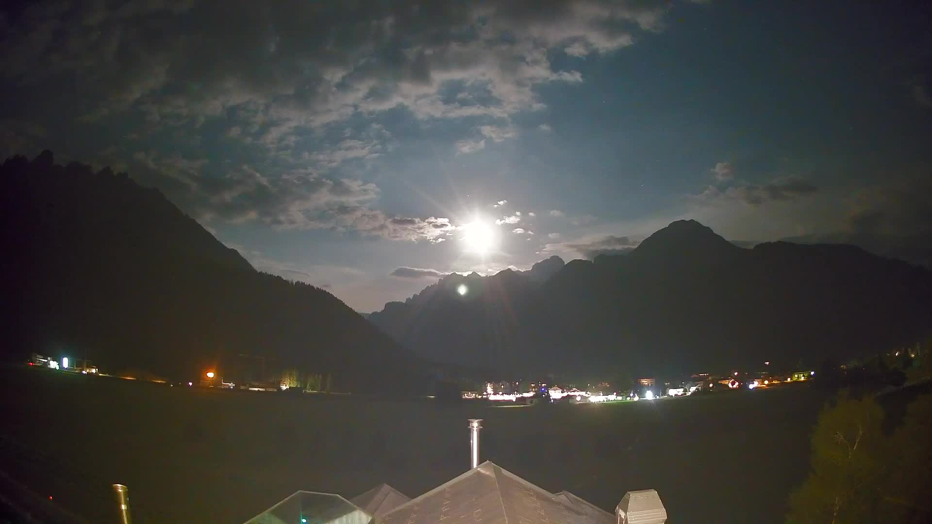 Web kamera Toblach Dolomiti – Pogled s Hotela Rosengarten