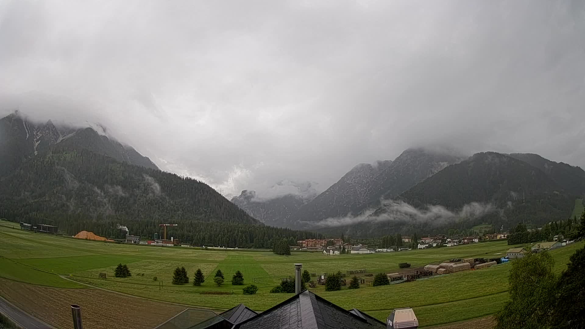 Web kamera Toblach Dolomiti – Pogled s Hotela Rosengarten
