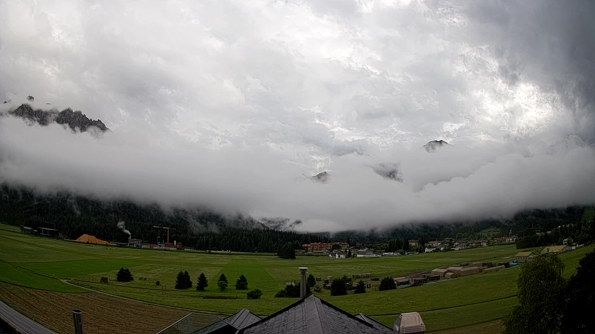 Spletna kamera Toblach Dolomiti – Pogled iz hotela Rosengarten