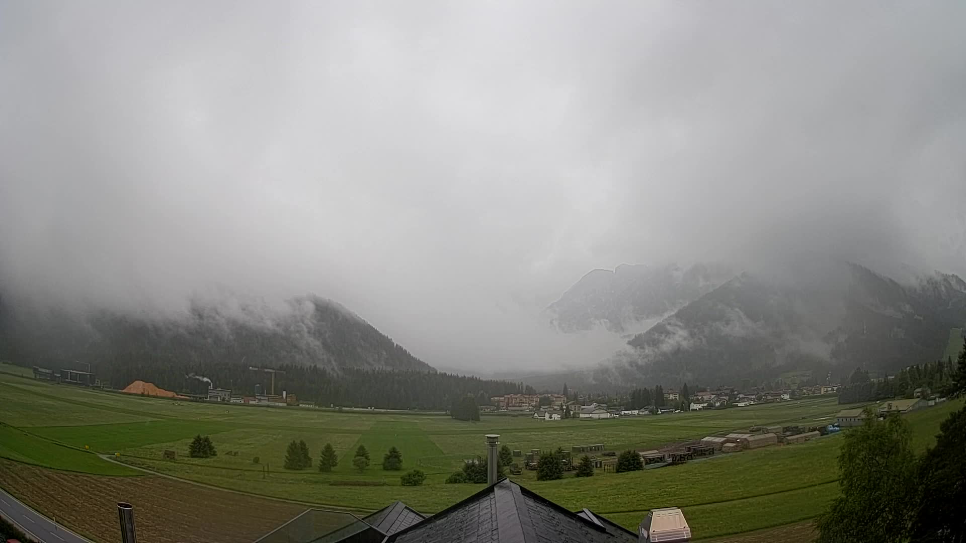 Spletna kamera Toblach Dolomiti – Pogled iz hotela Rosengarten