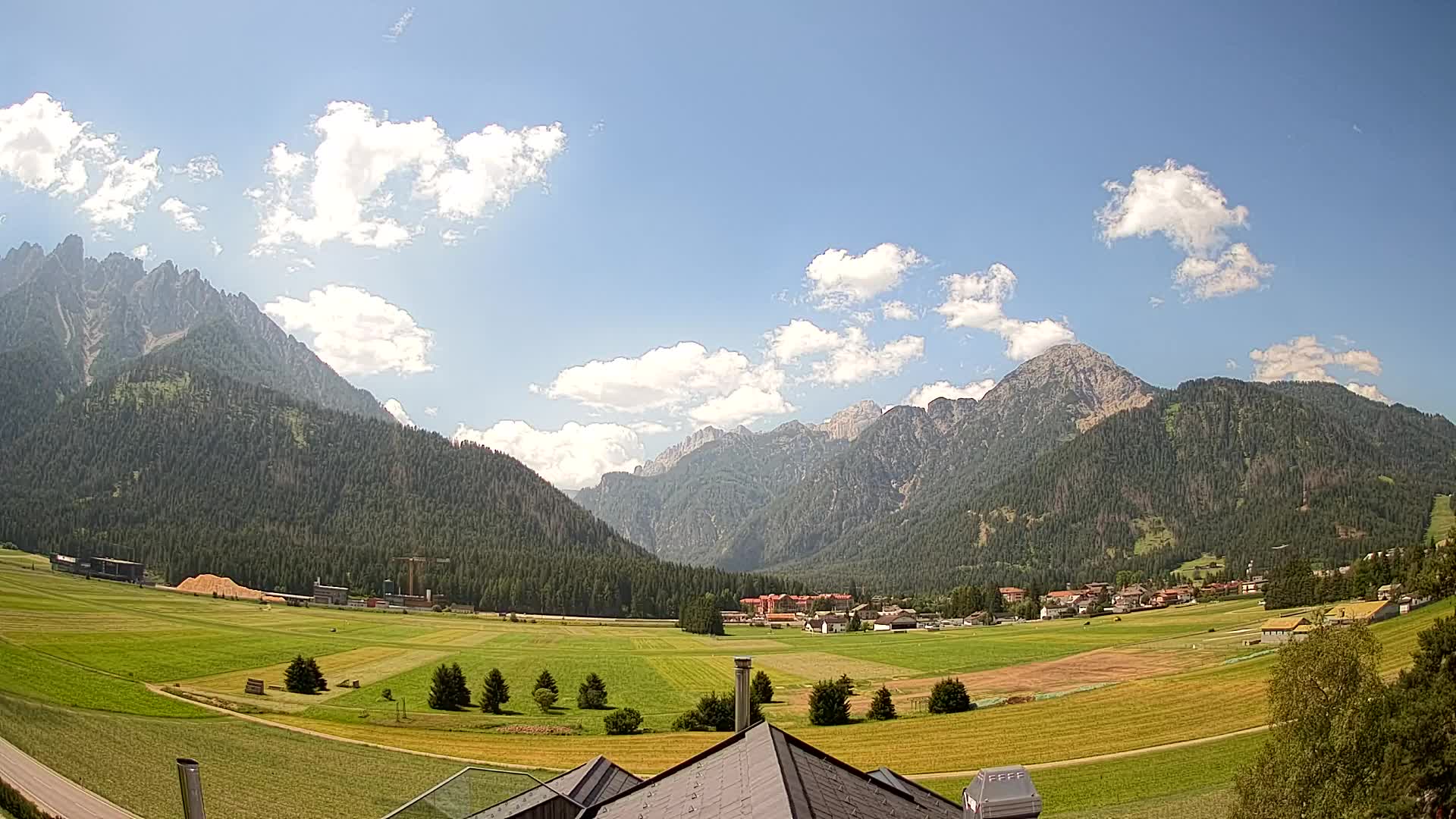 Webcam Toblach Dolomites – View from Hotel Rosengarten