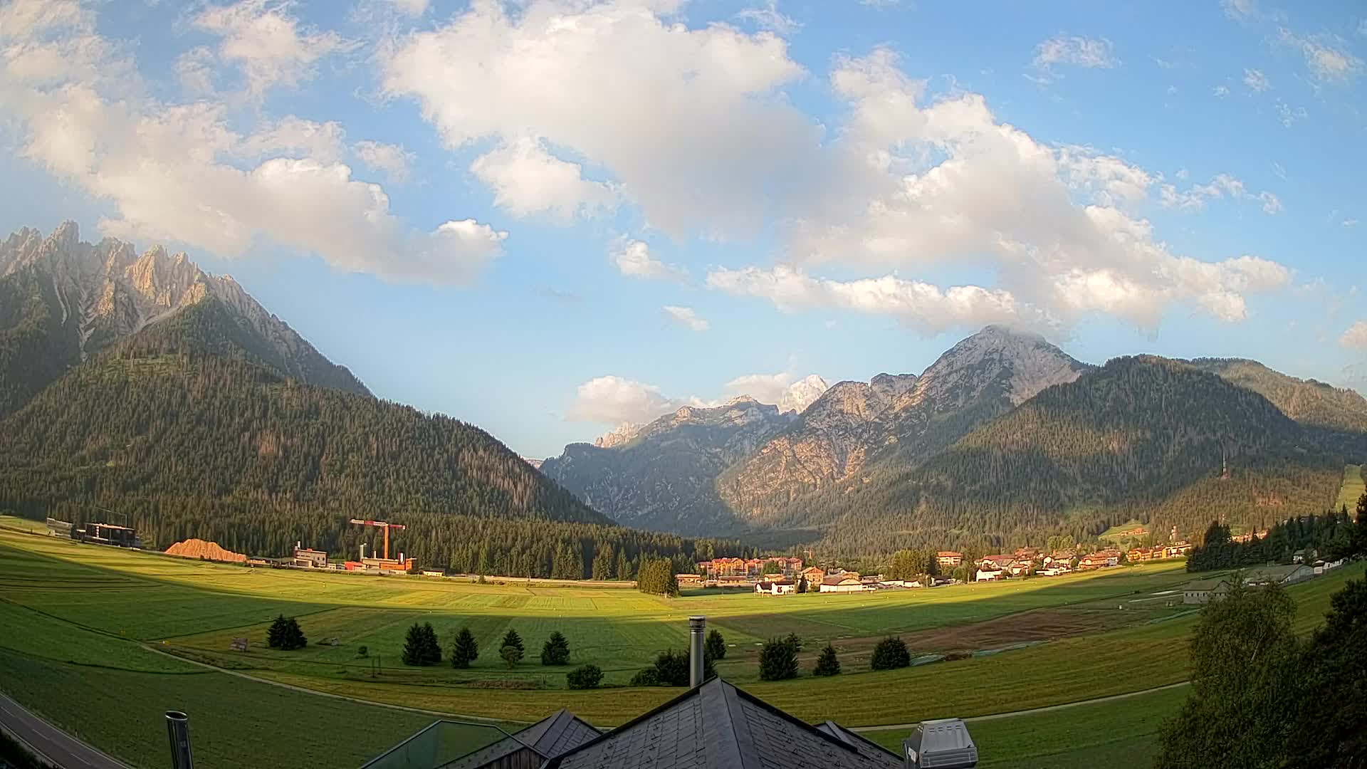 Webcam Toblach Dolomites – View from Hotel Rosengarten