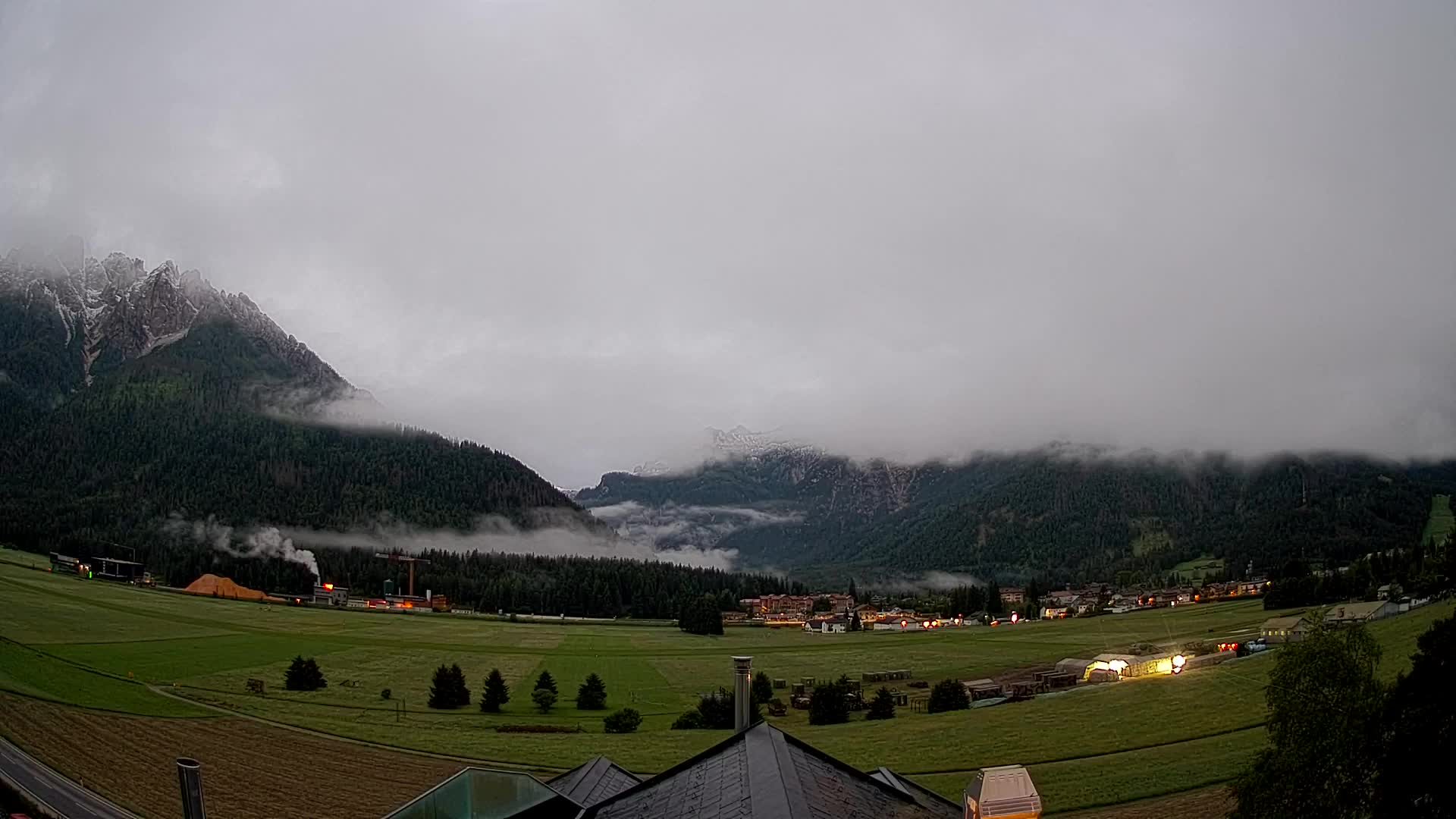 Web kamera Toblach Dolomiti – Pogled s Hotela Rosengarten