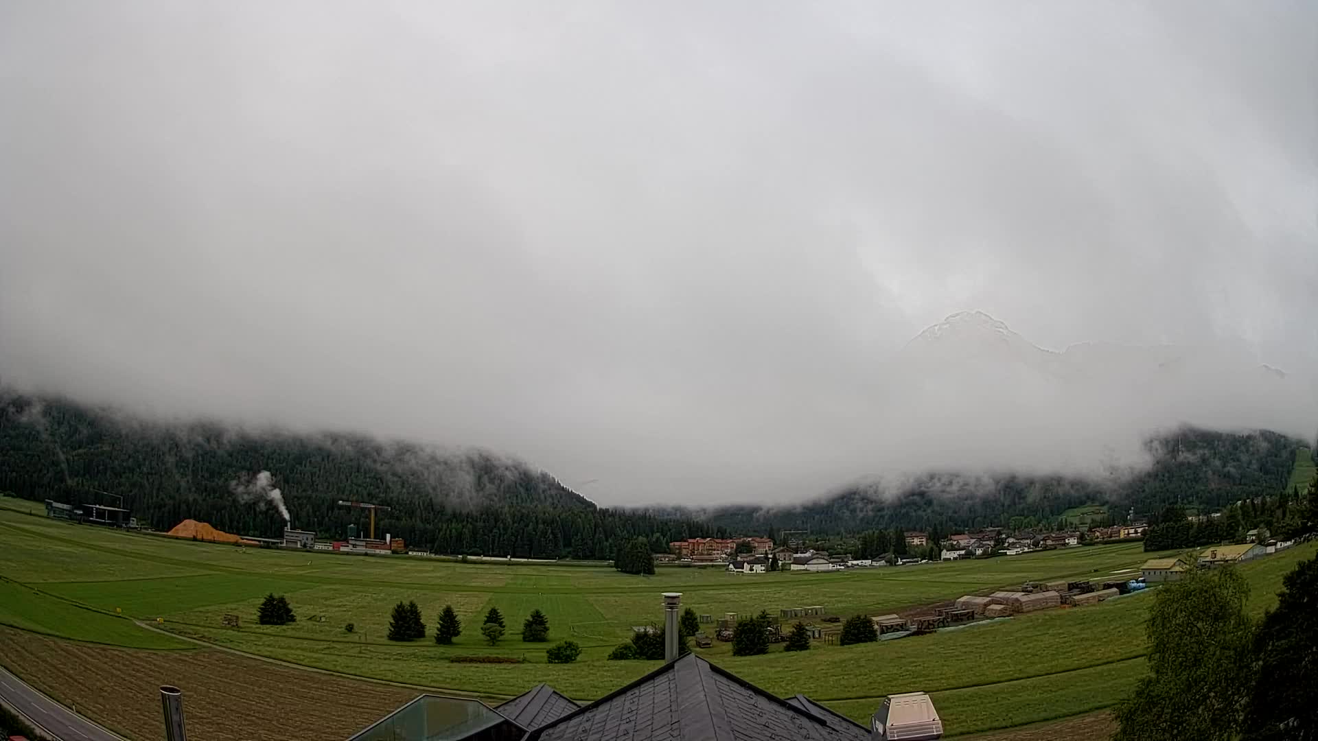 Web kamera Toblach Dolomiti – Pogled s Hotela Rosengarten