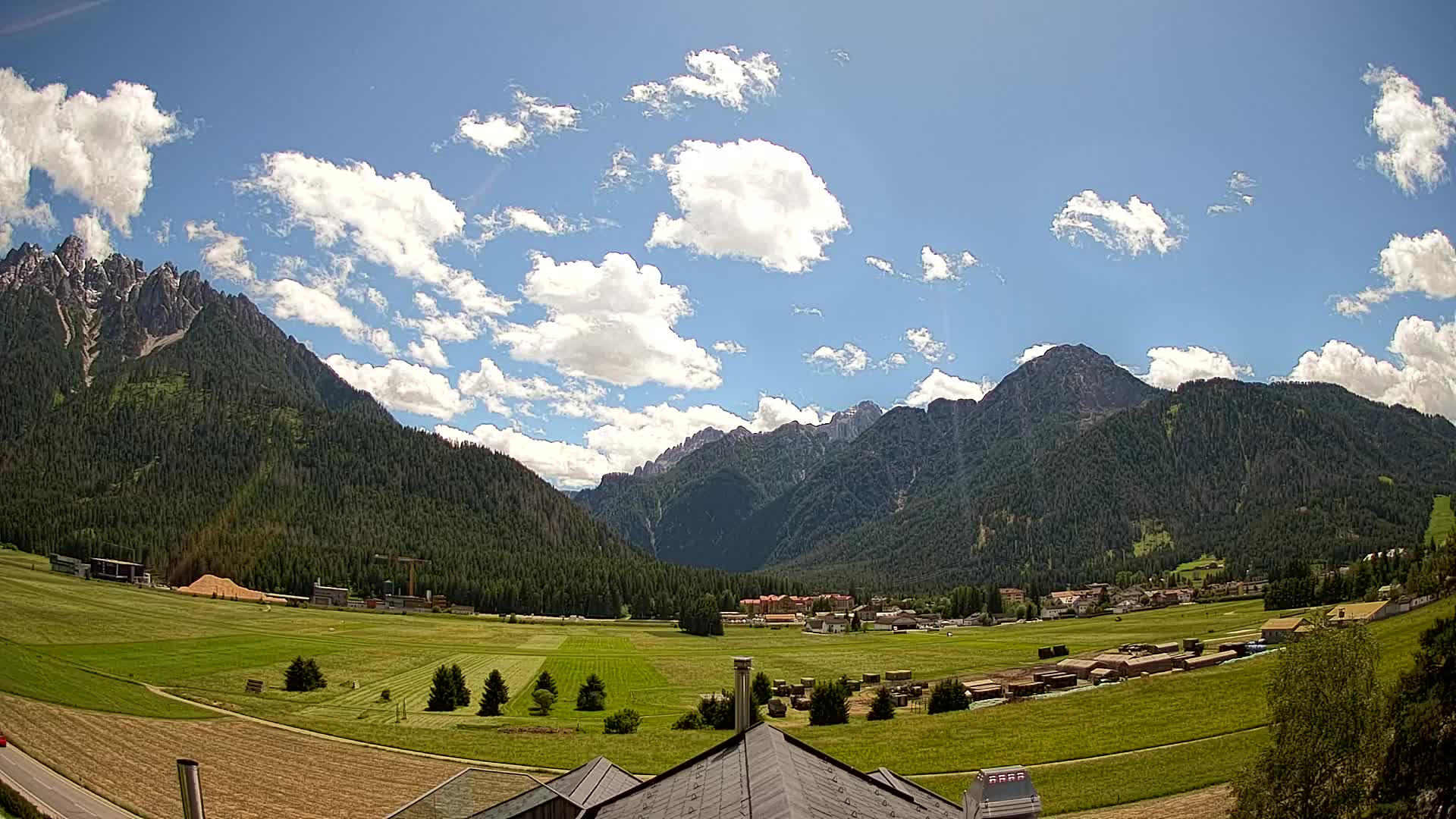 Webcam Toblach Dolomites – View from Hotel Rosengarten