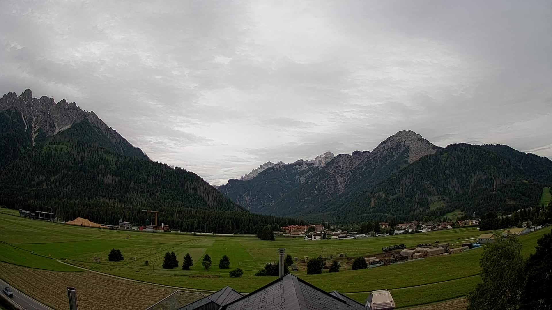 Spletna kamera Toblach Dolomiti – Pogled iz hotela Rosengarten