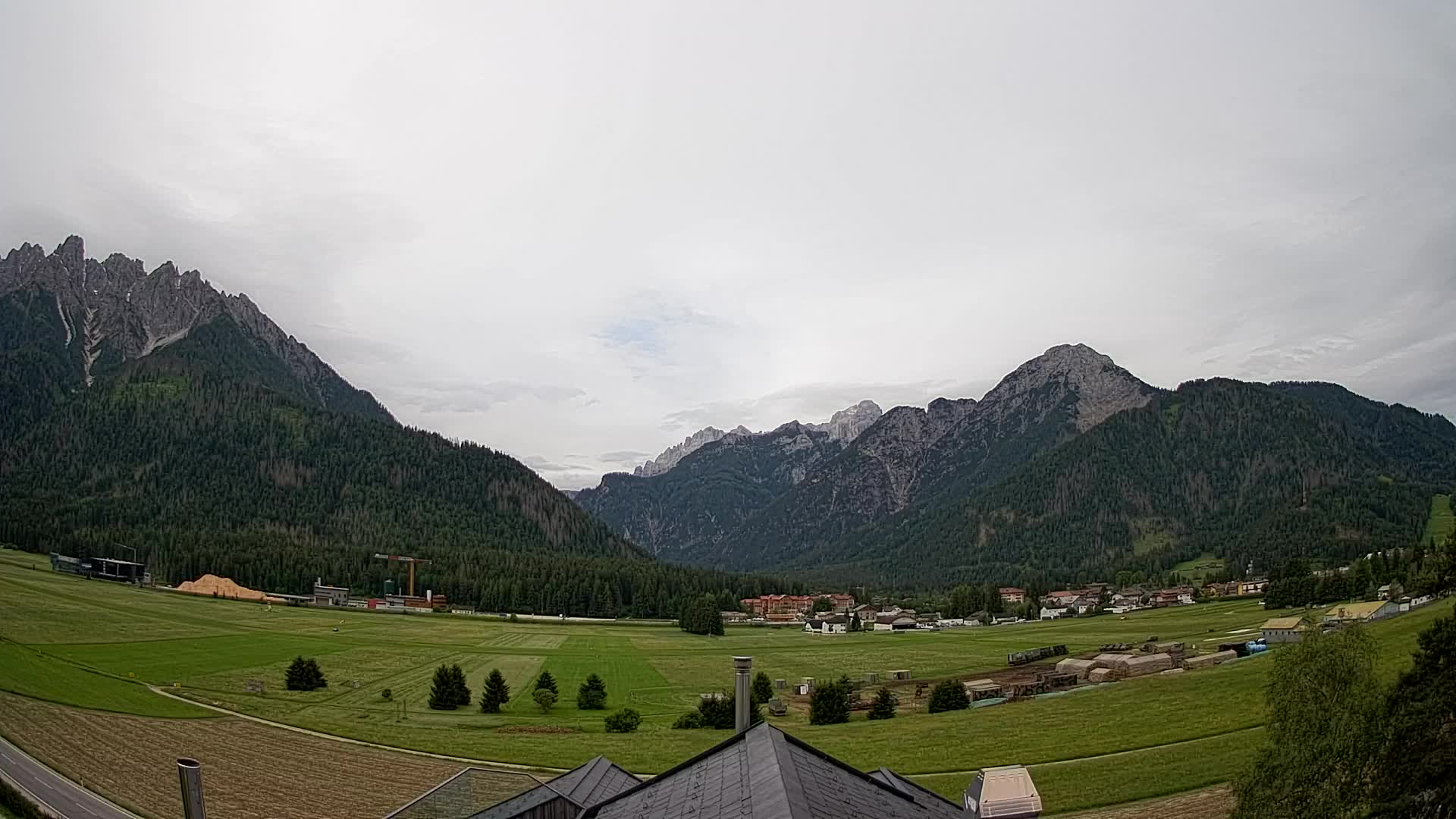 Spletna kamera Toblach Dolomiti – Pogled iz hotela Rosengarten