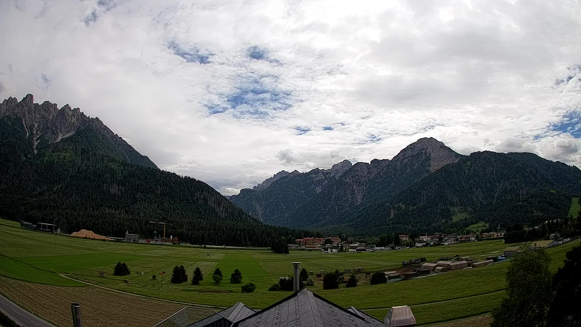 Webcam Toblach Dolomites – View from Hotel Rosengarten