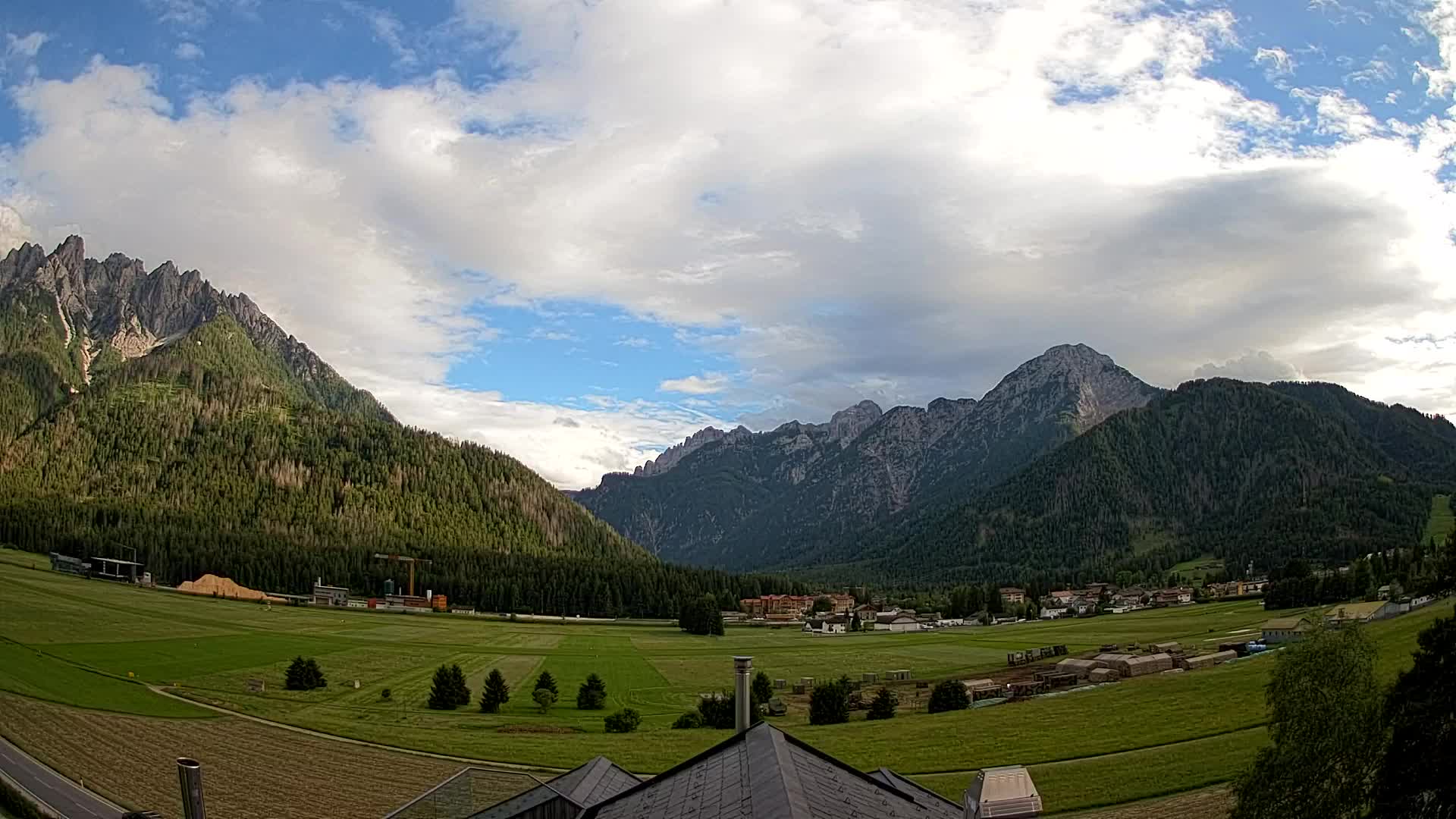 Webcam Toblach Dolomites – View from Hotel Rosengarten
