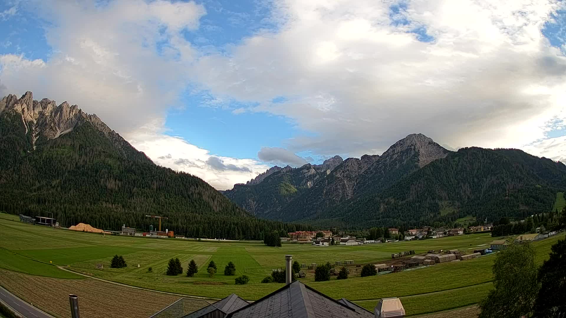Webcam Toblach Dolomites – View from Hotel Rosengarten