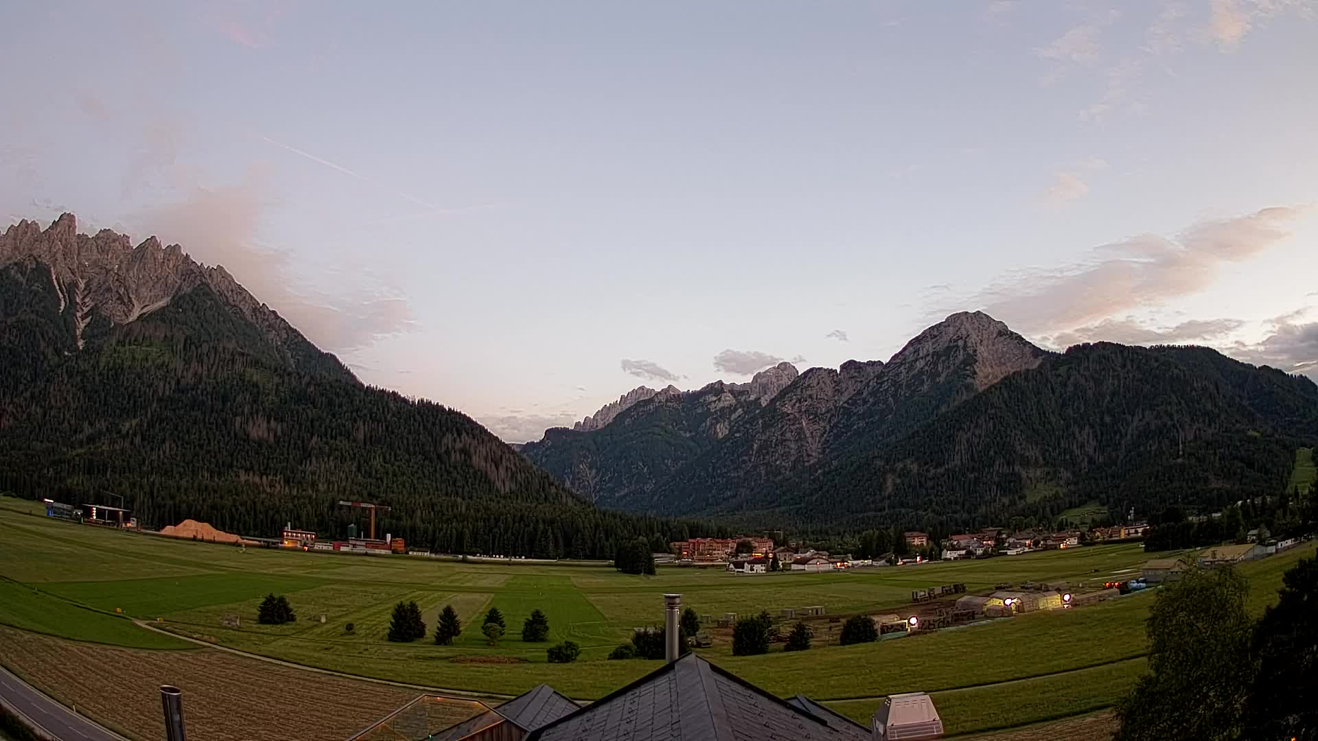 Web kamera Toblach Dolomiti – Pogled s Hotela Rosengarten
