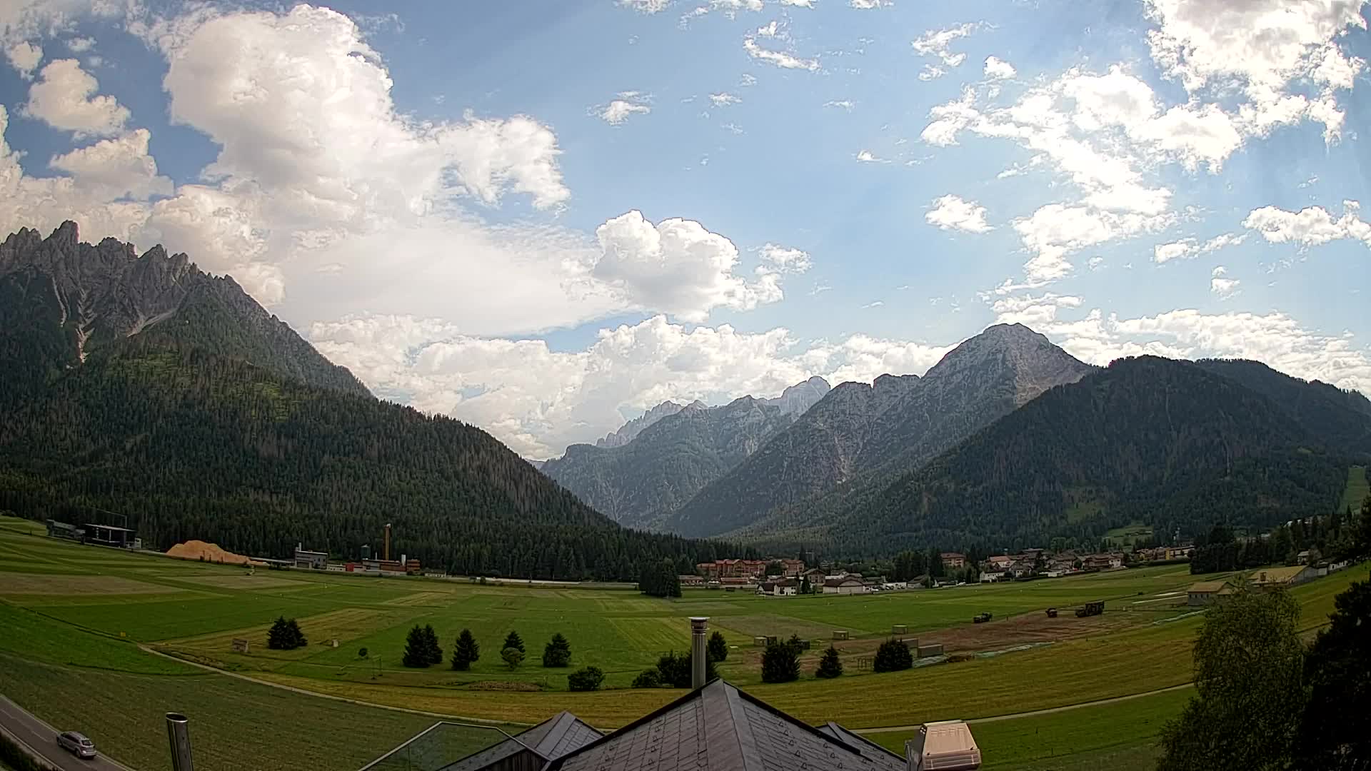 Spletna kamera Toblach Dolomiti – Pogled iz hotela Rosengarten