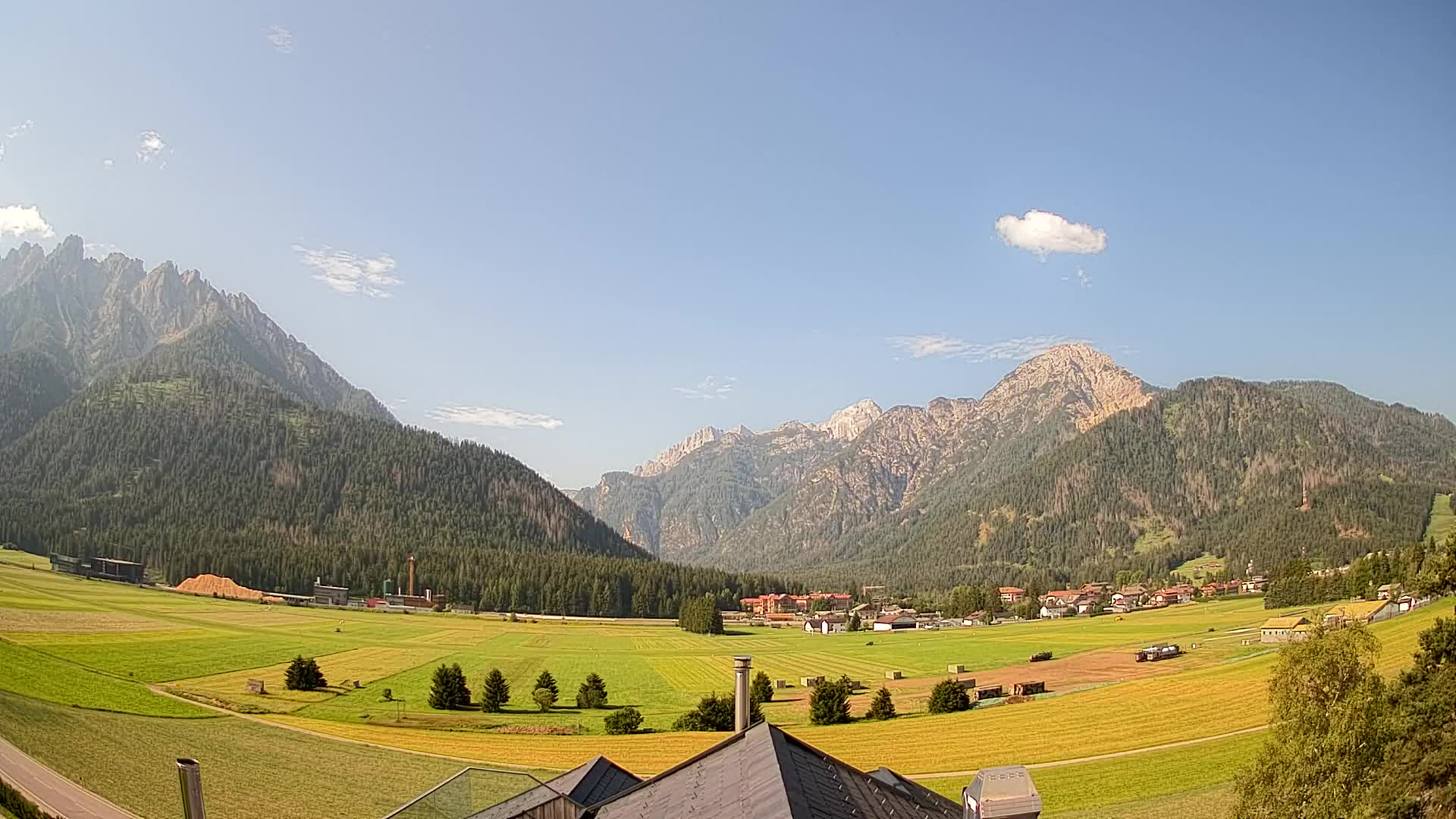 Web kamera Toblach Dolomiti – Pogled s Hotela Rosengarten