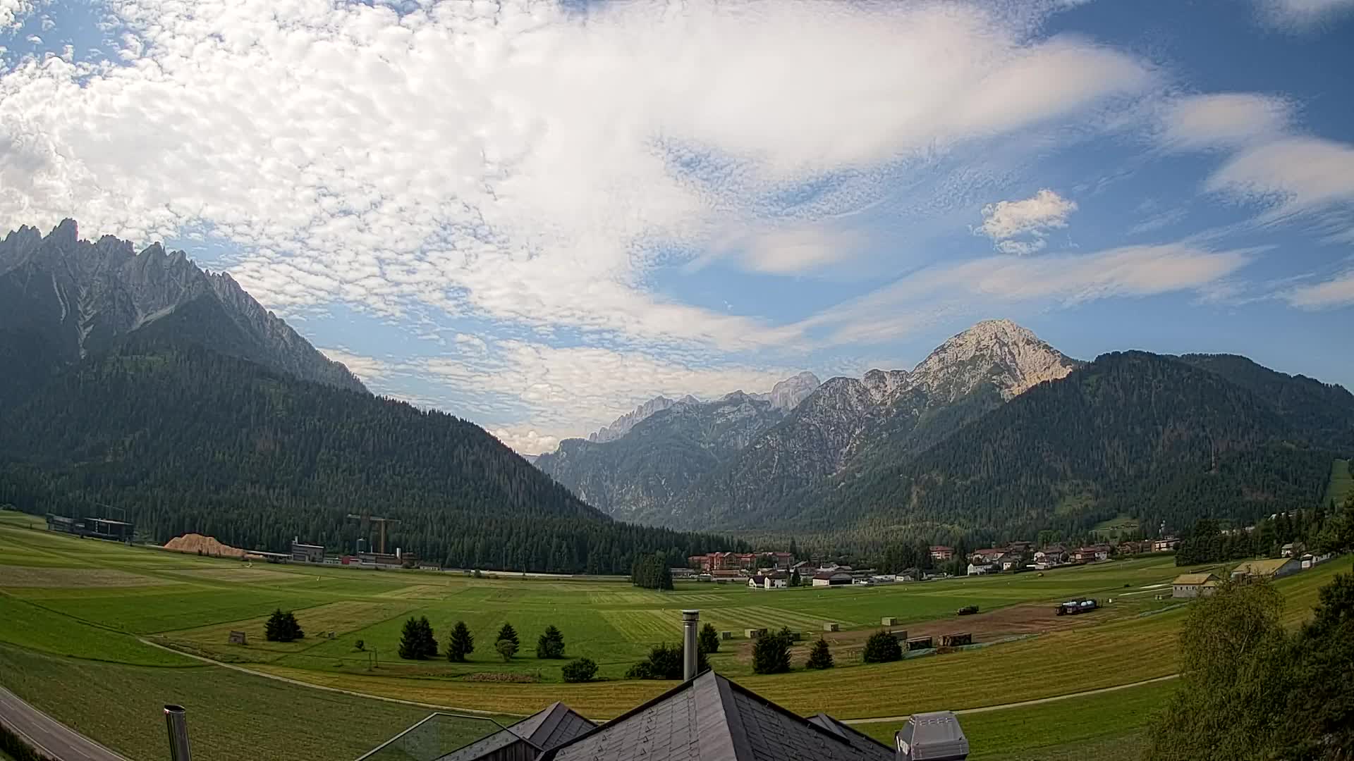 Spletna kamera Toblach Dolomiti – Pogled iz hotela Rosengarten