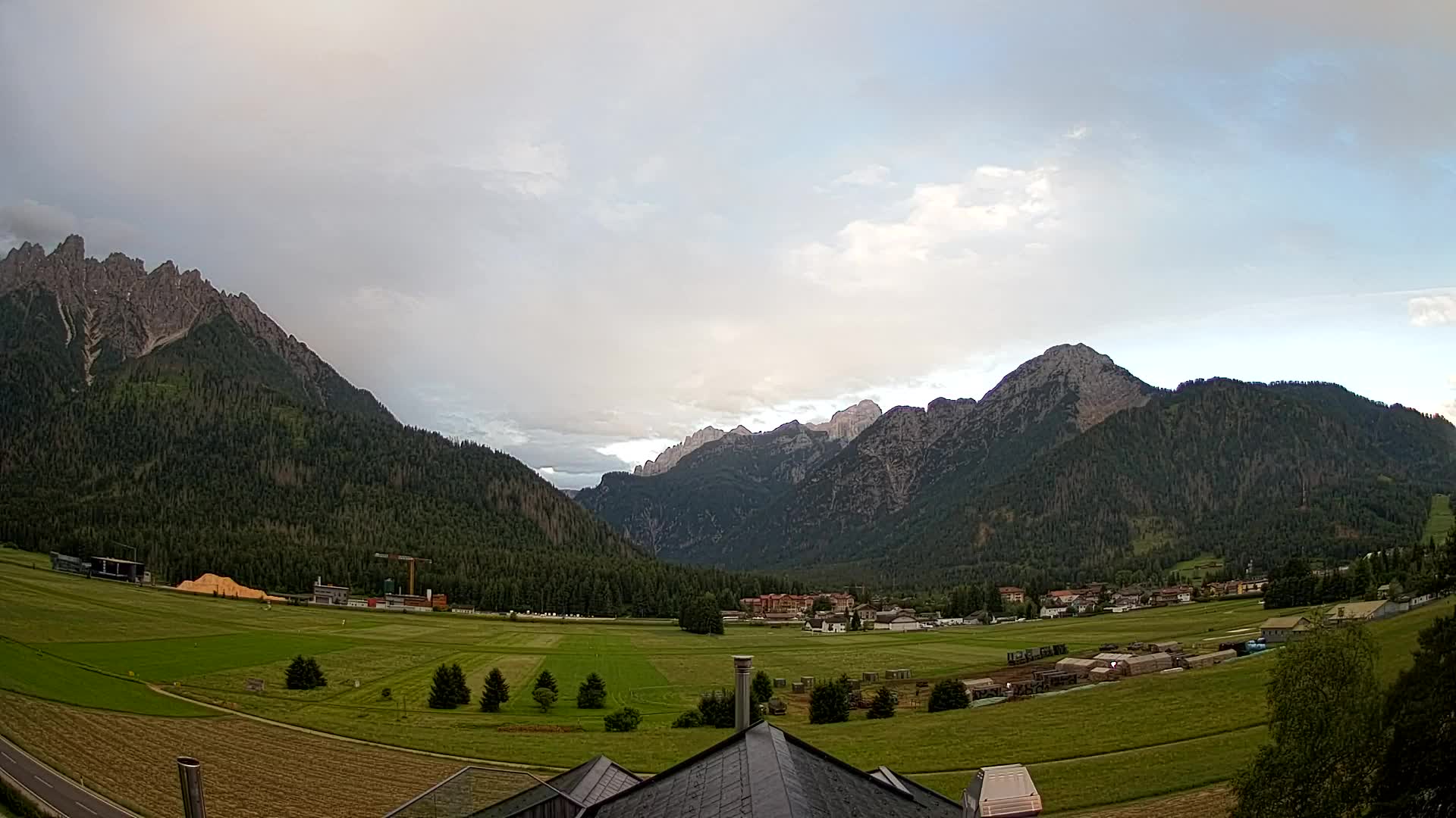 Webcam Toblach Dolomites – View from Hotel Rosengarten