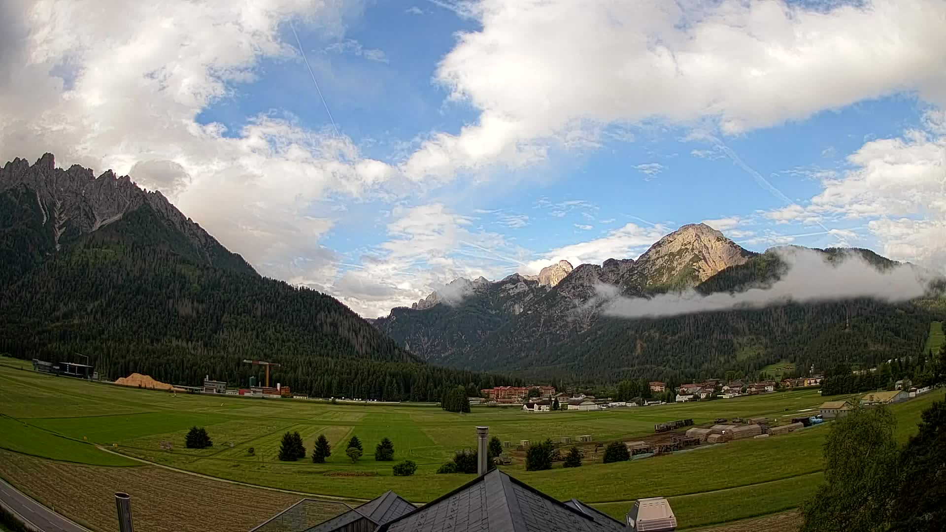 Spletna kamera Toblach Dolomiti – Pogled iz hotela Rosengarten