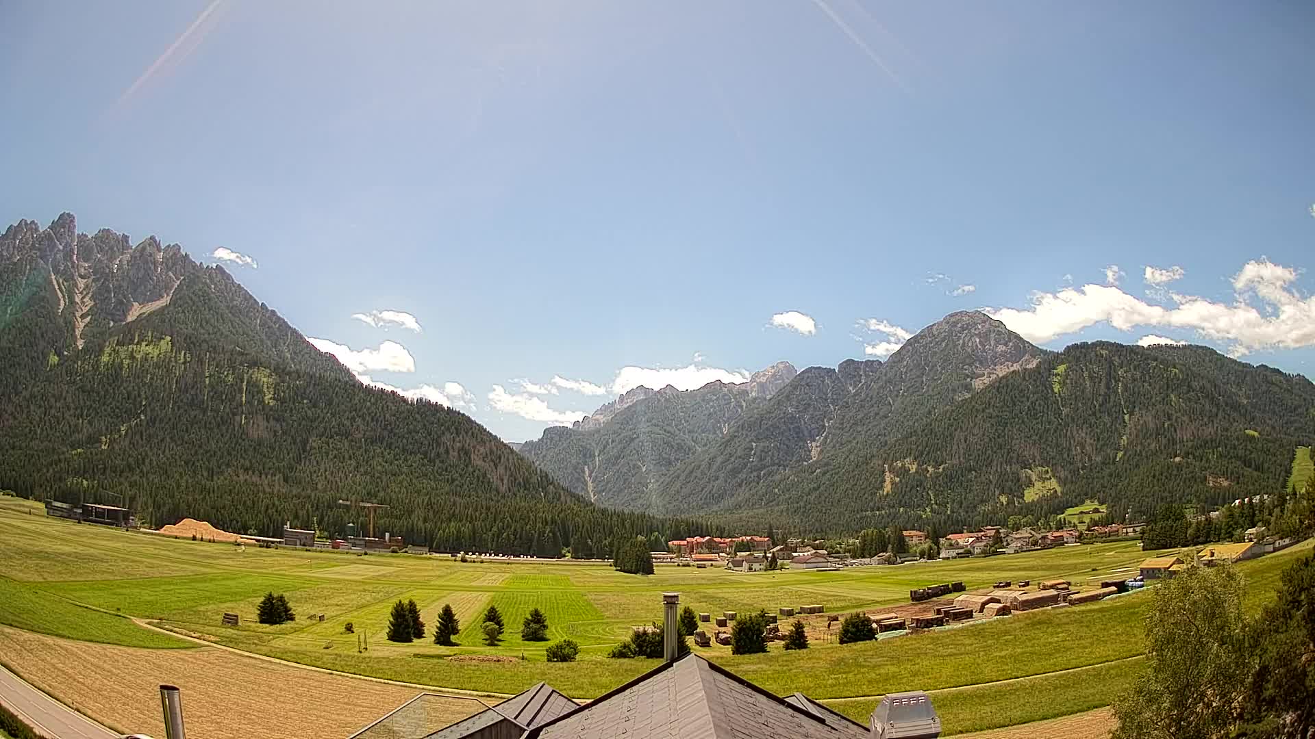 Spletna kamera Toblach Dolomiti – Pogled iz hotela Rosengarten