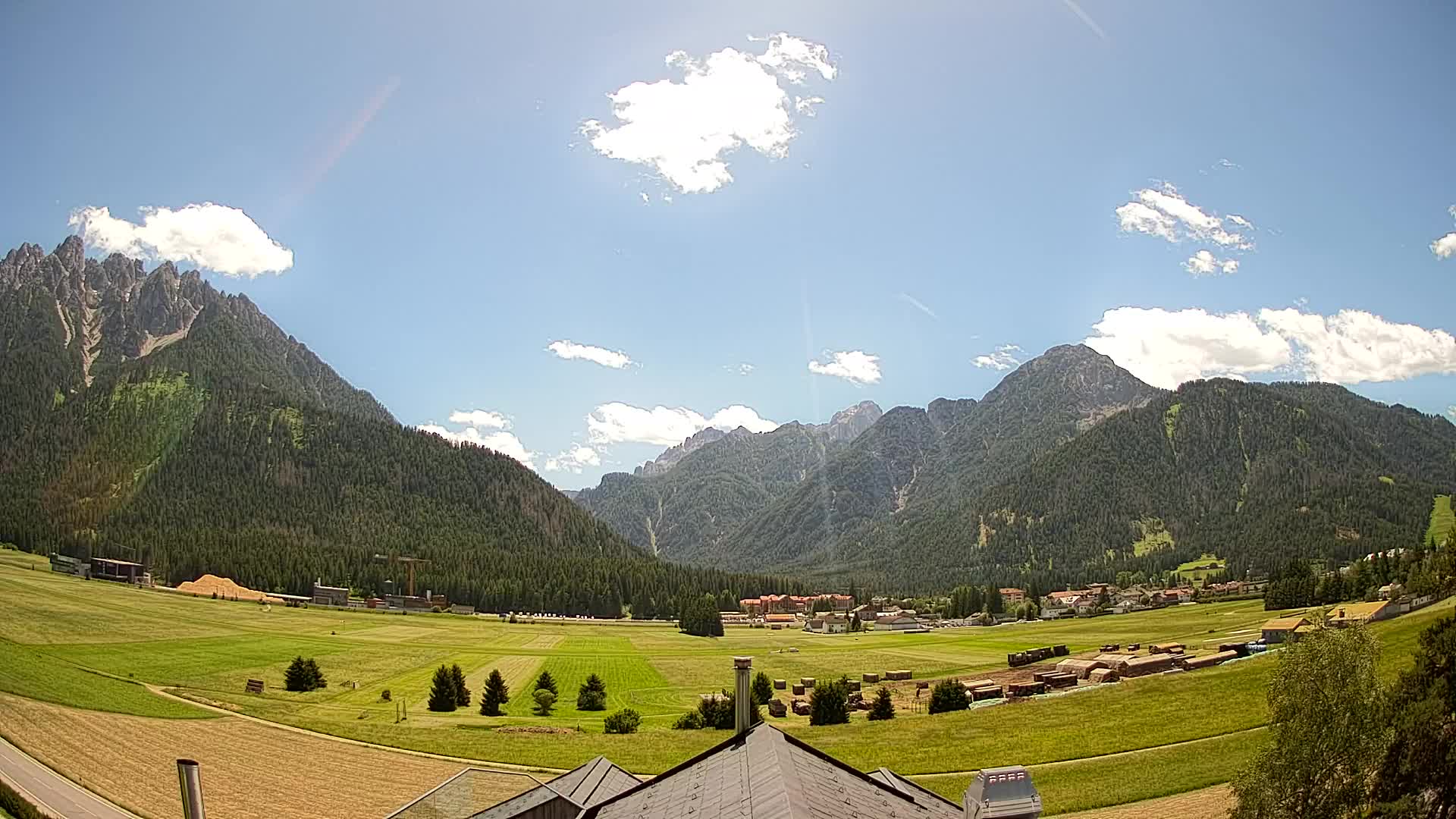 Web kamera Toblach Dolomiti – Pogled s Hotela Rosengarten