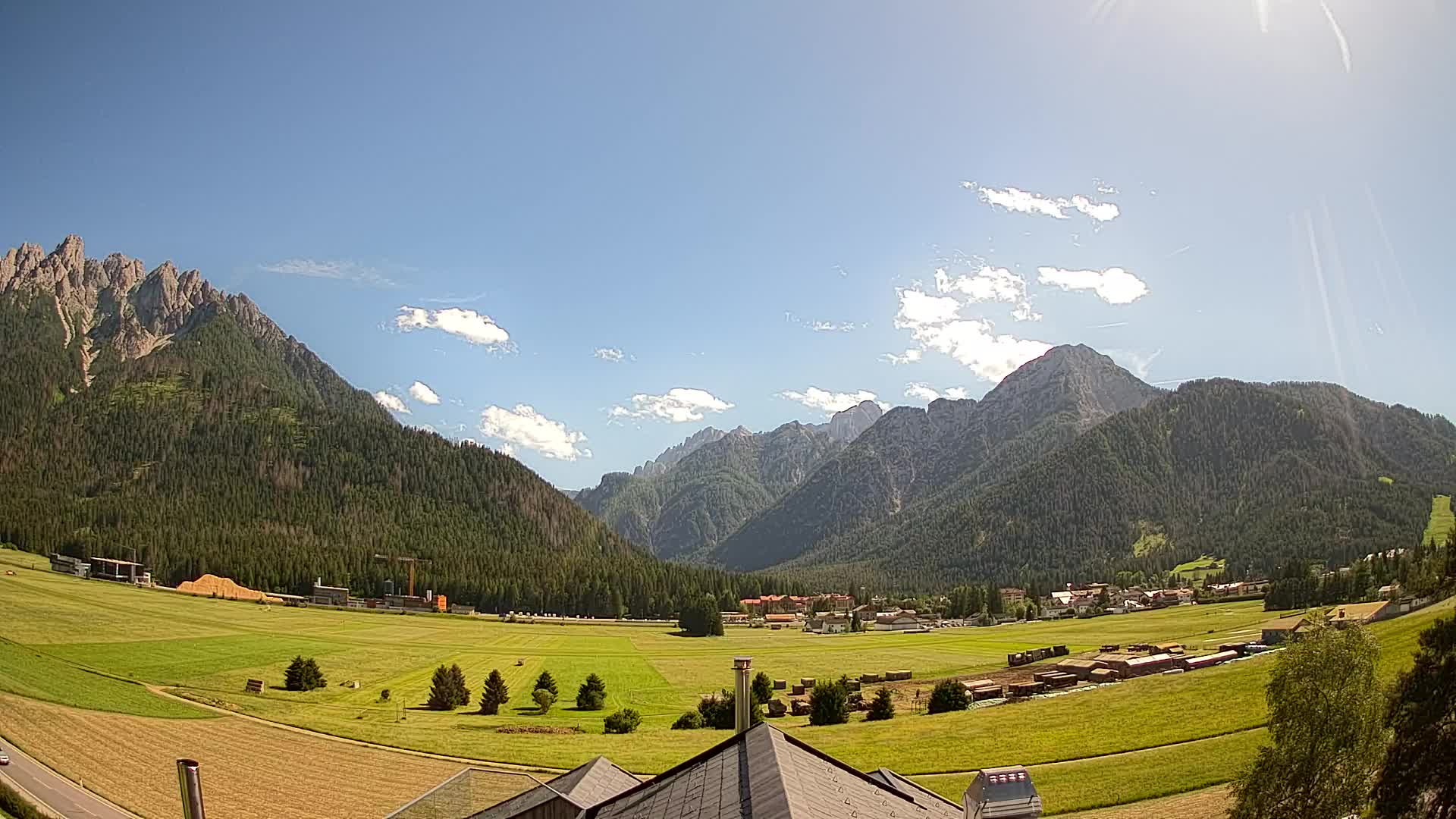 Spletna kamera Toblach Dolomiti – Pogled iz hotela Rosengarten