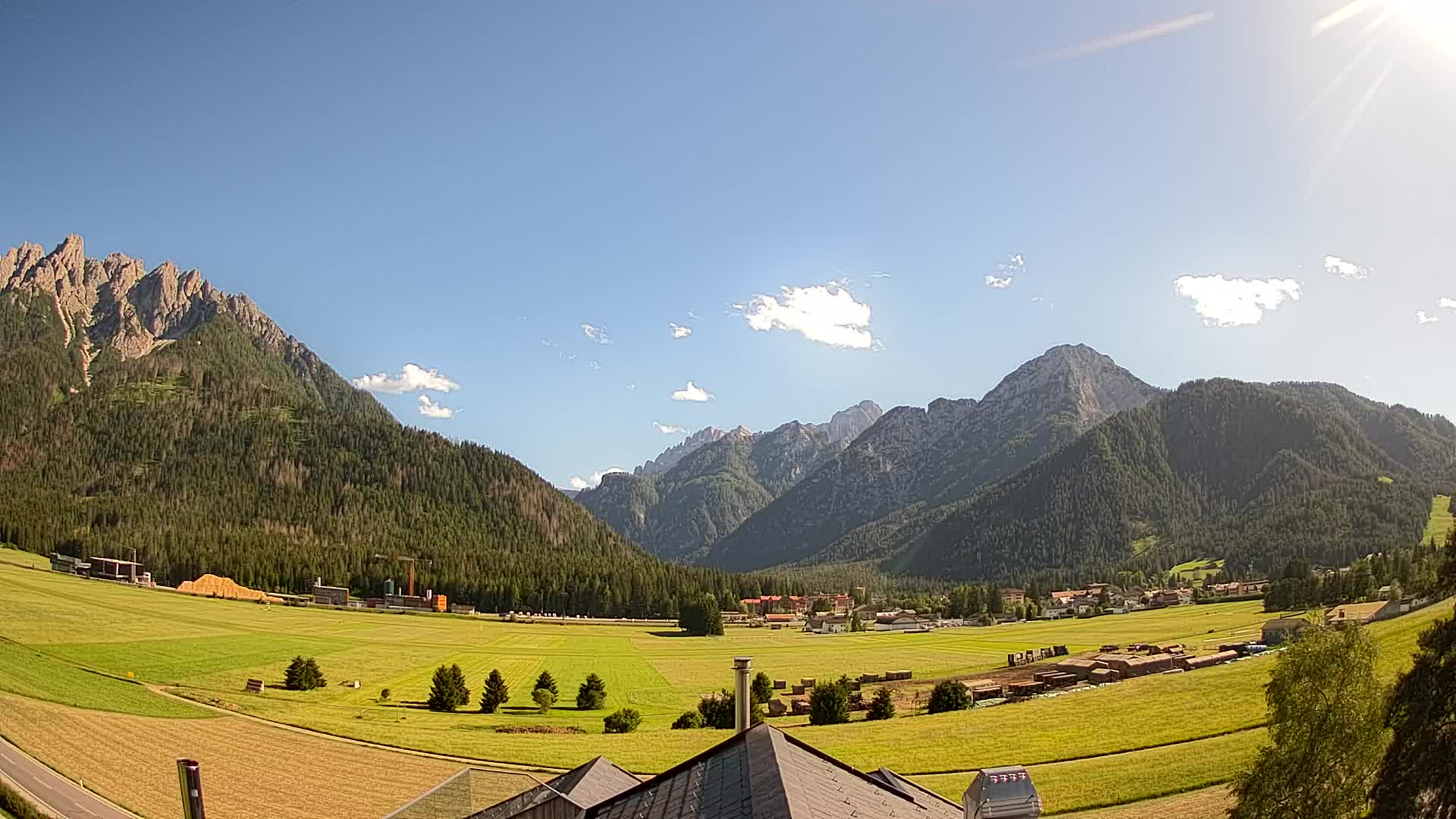 Web kamera Toblach Dolomiti – Pogled s Hotela Rosengarten