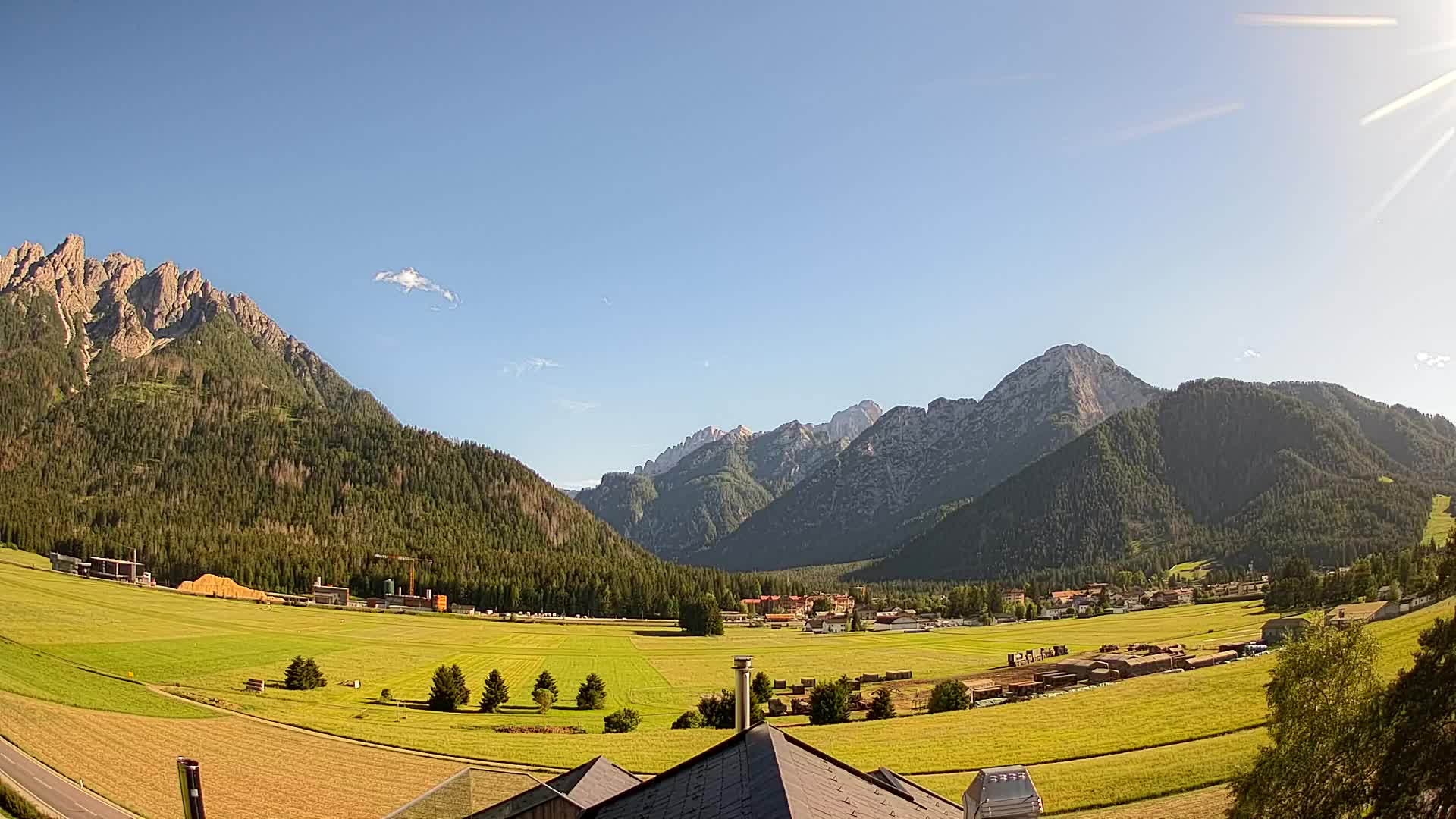 Spletna kamera Toblach Dolomiti – Pogled iz hotela Rosengarten