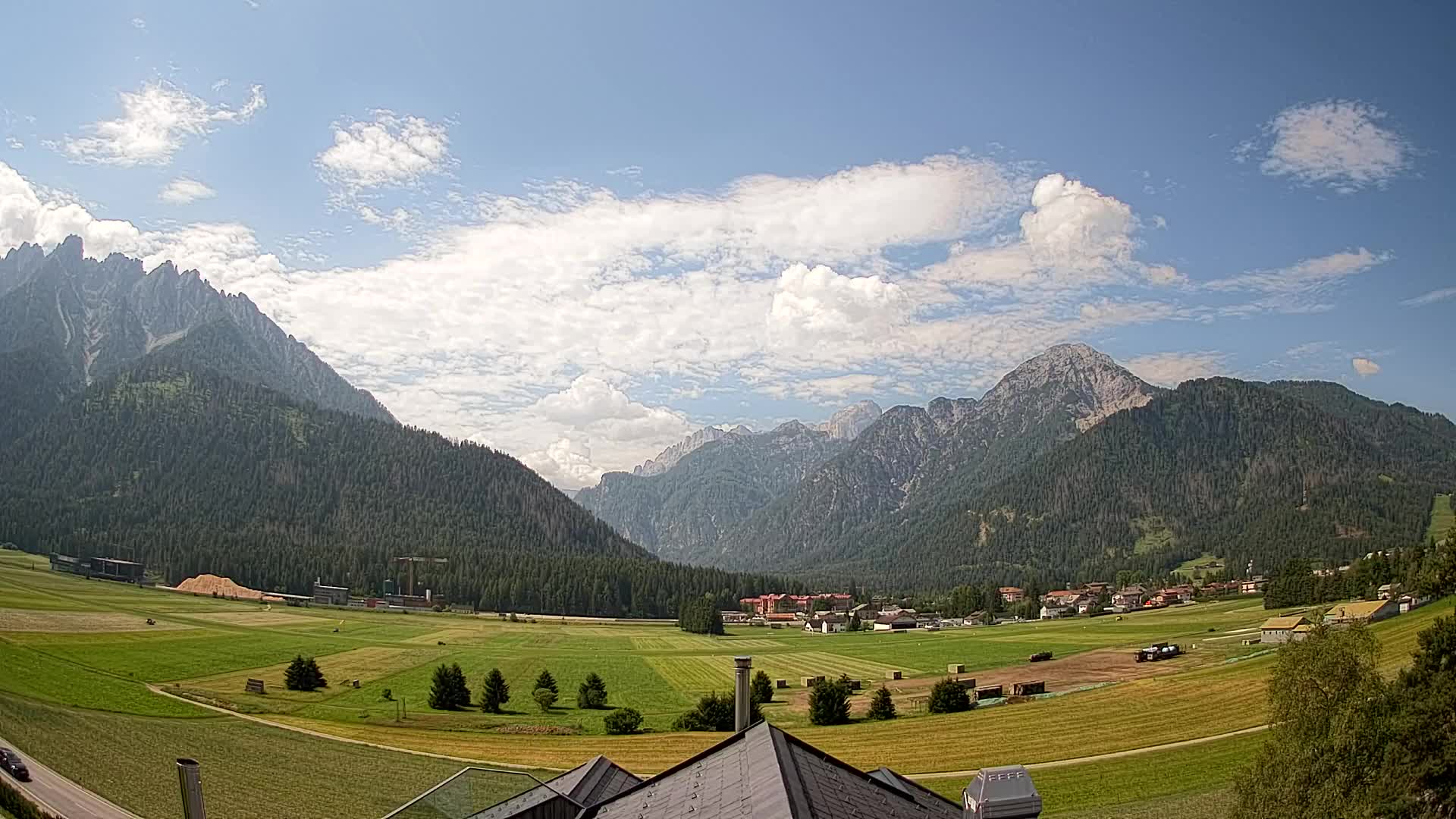 Webcam Toblach Dolomites – View from Hotel Rosengarten