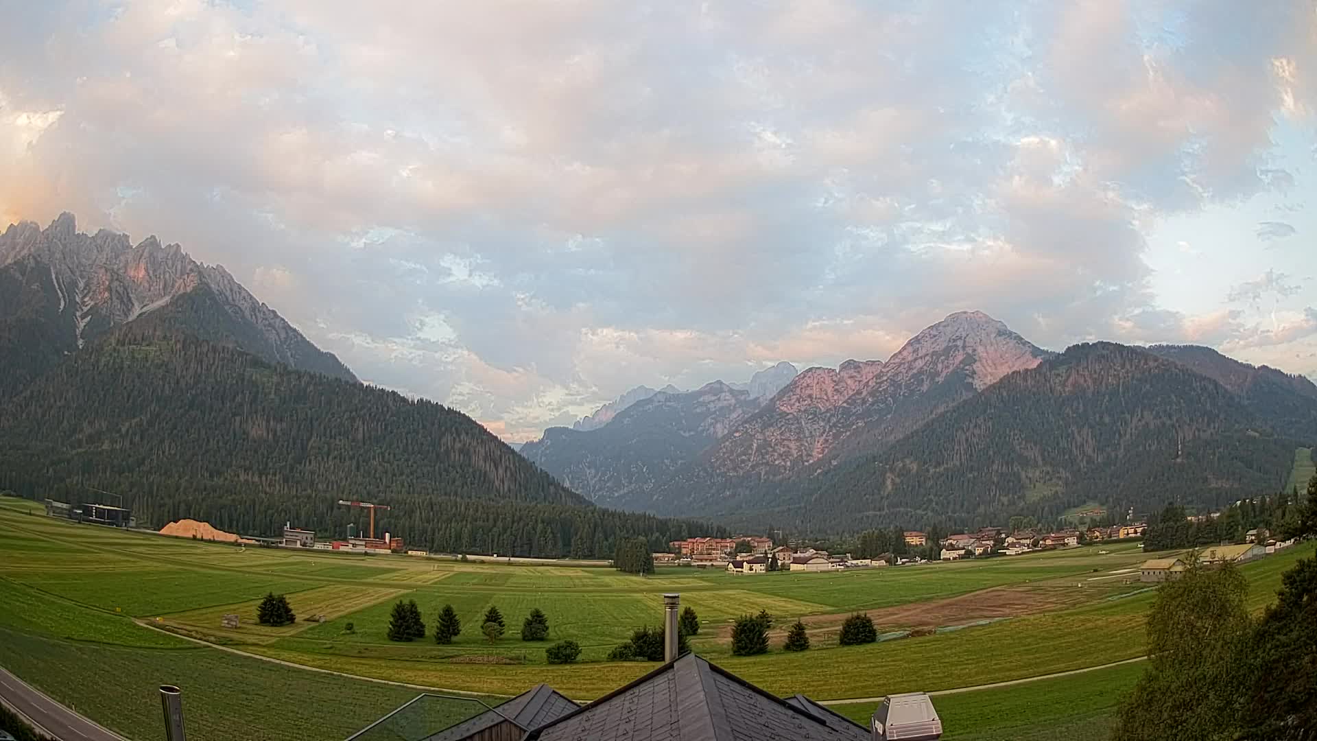Web kamera Toblach Dolomiti – Pogled s Hotela Rosengarten
