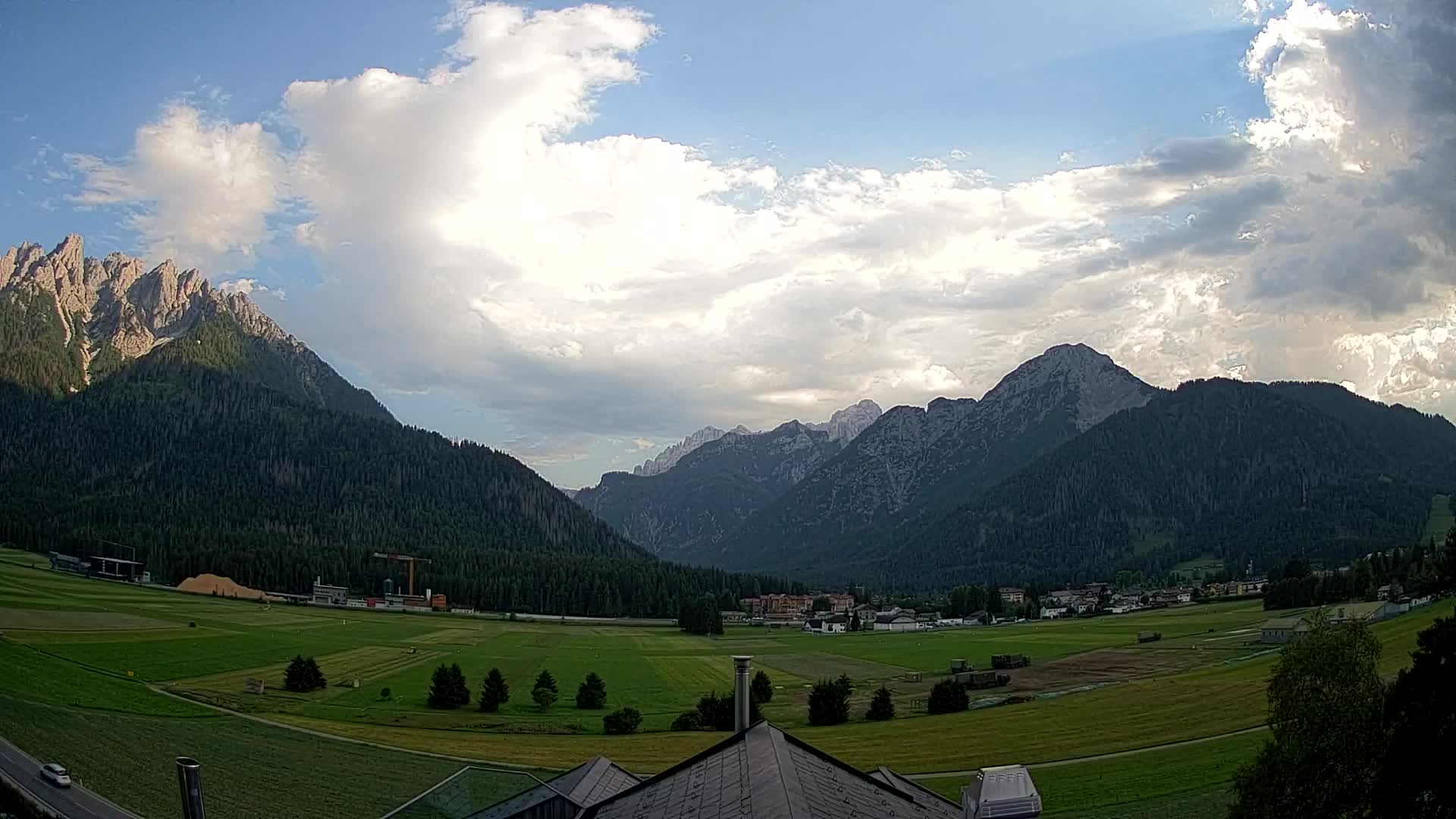 Webcam Toblach Dolomites – View from Hotel Rosengarten