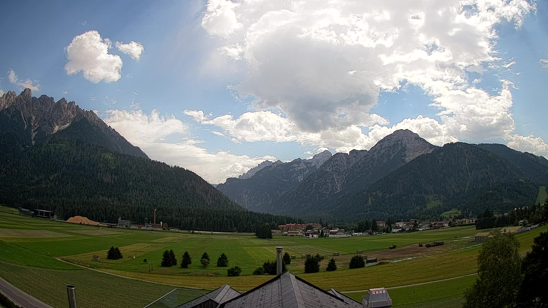 Webcam Toblach Dolomites – View from Hotel Rosengarten