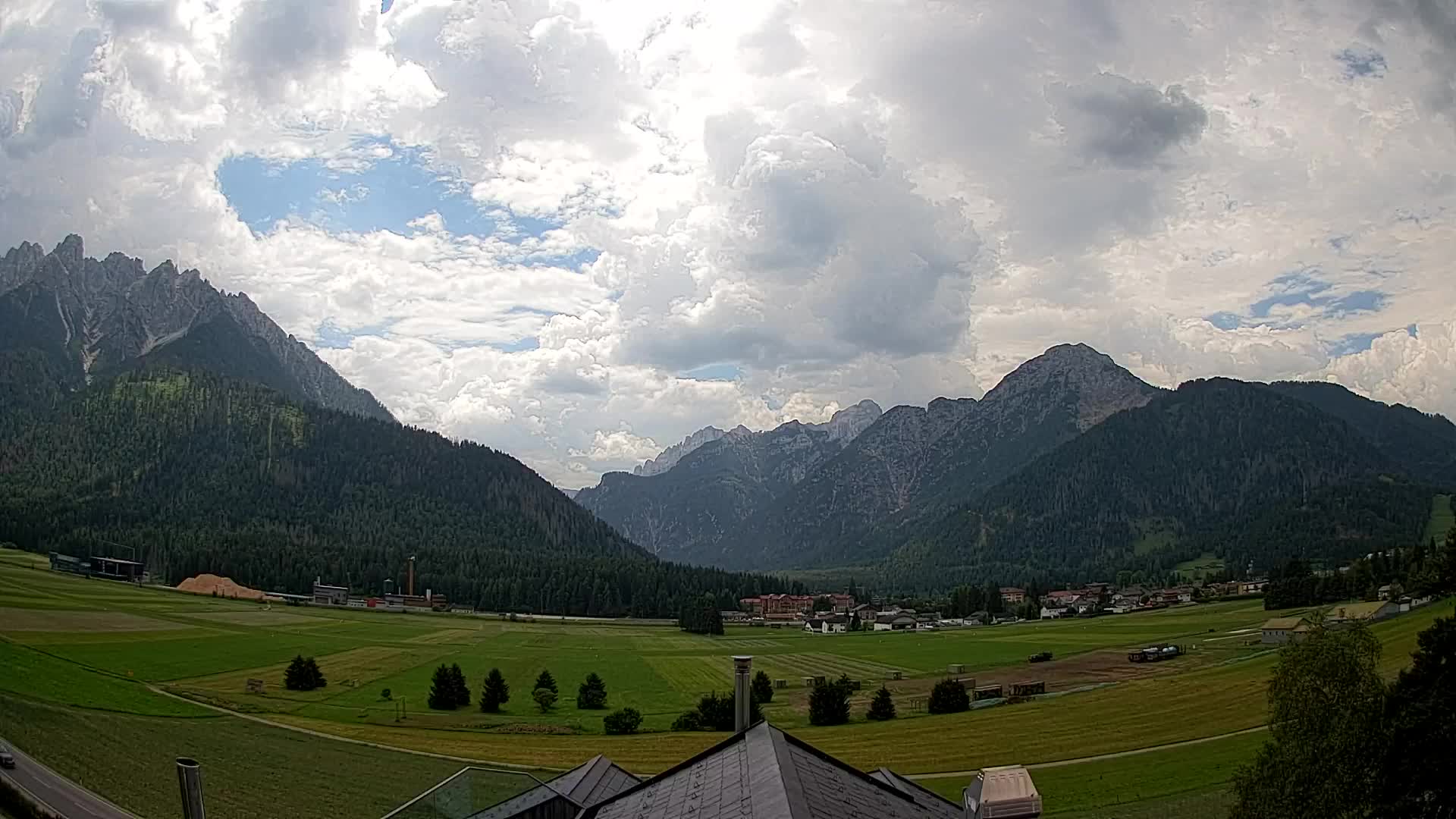 Webcam Toblach Dolomites – View from Hotel Rosengarten